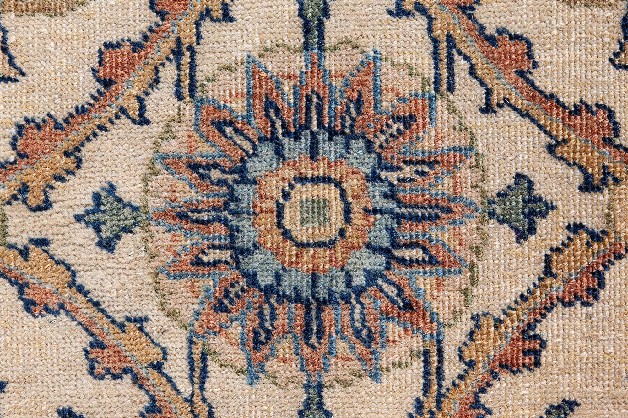 Antiker persischer Täbris-Teppich Doris Leslie Blau (Tabriz) im Angebot