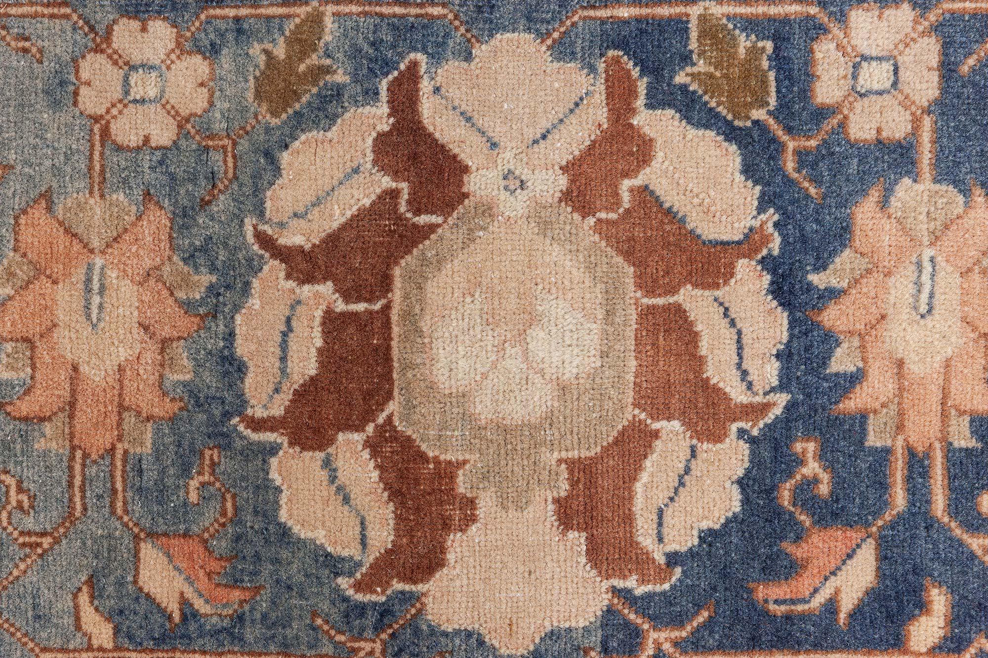 Antiker persischer Täbris-Teppich Doris Leslie Blau (Handgeknüpft) im Angebot