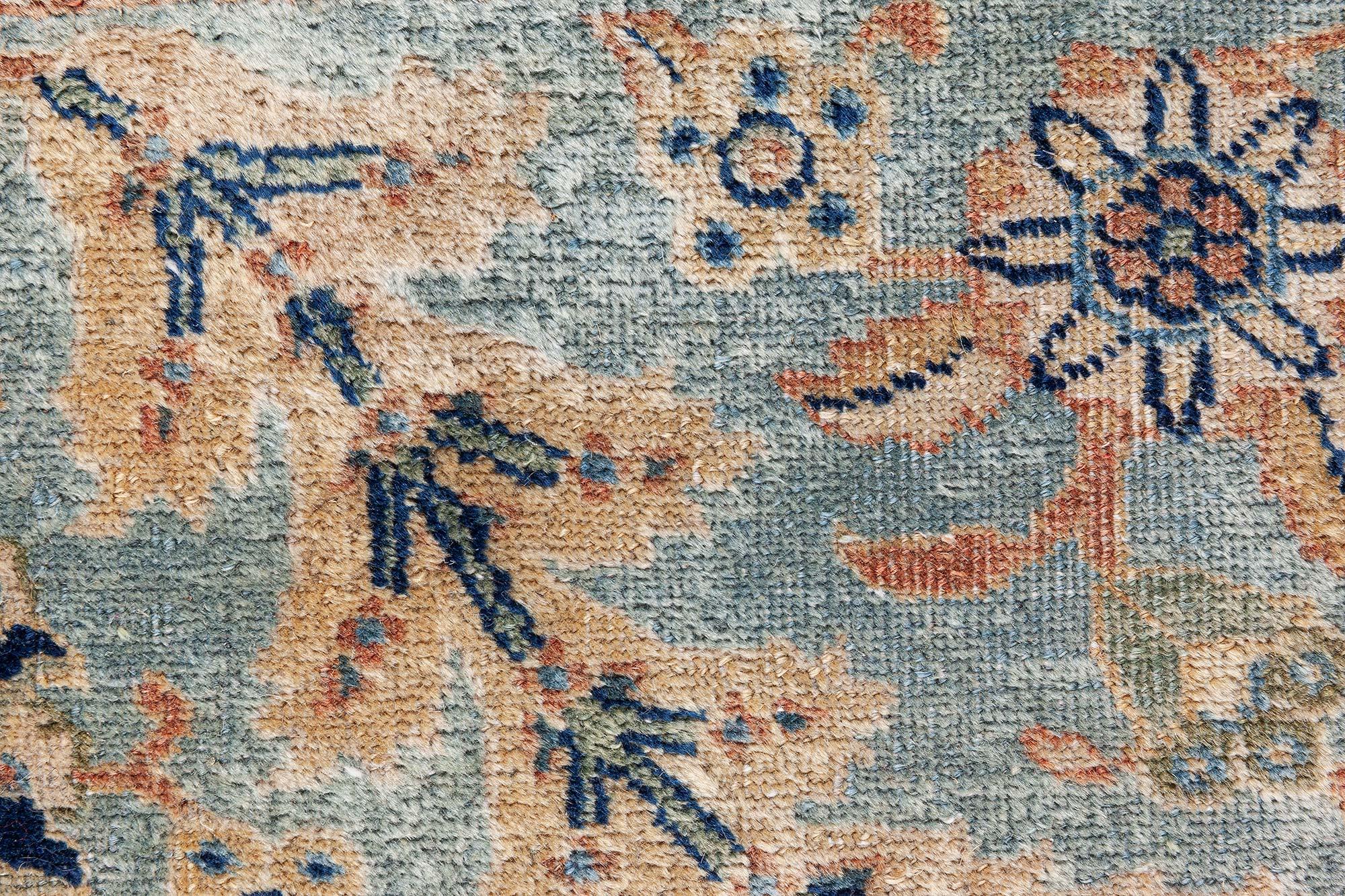 Antiker persischer Täbris-Teppich Doris Leslie Blau (Handgeknüpft) im Angebot