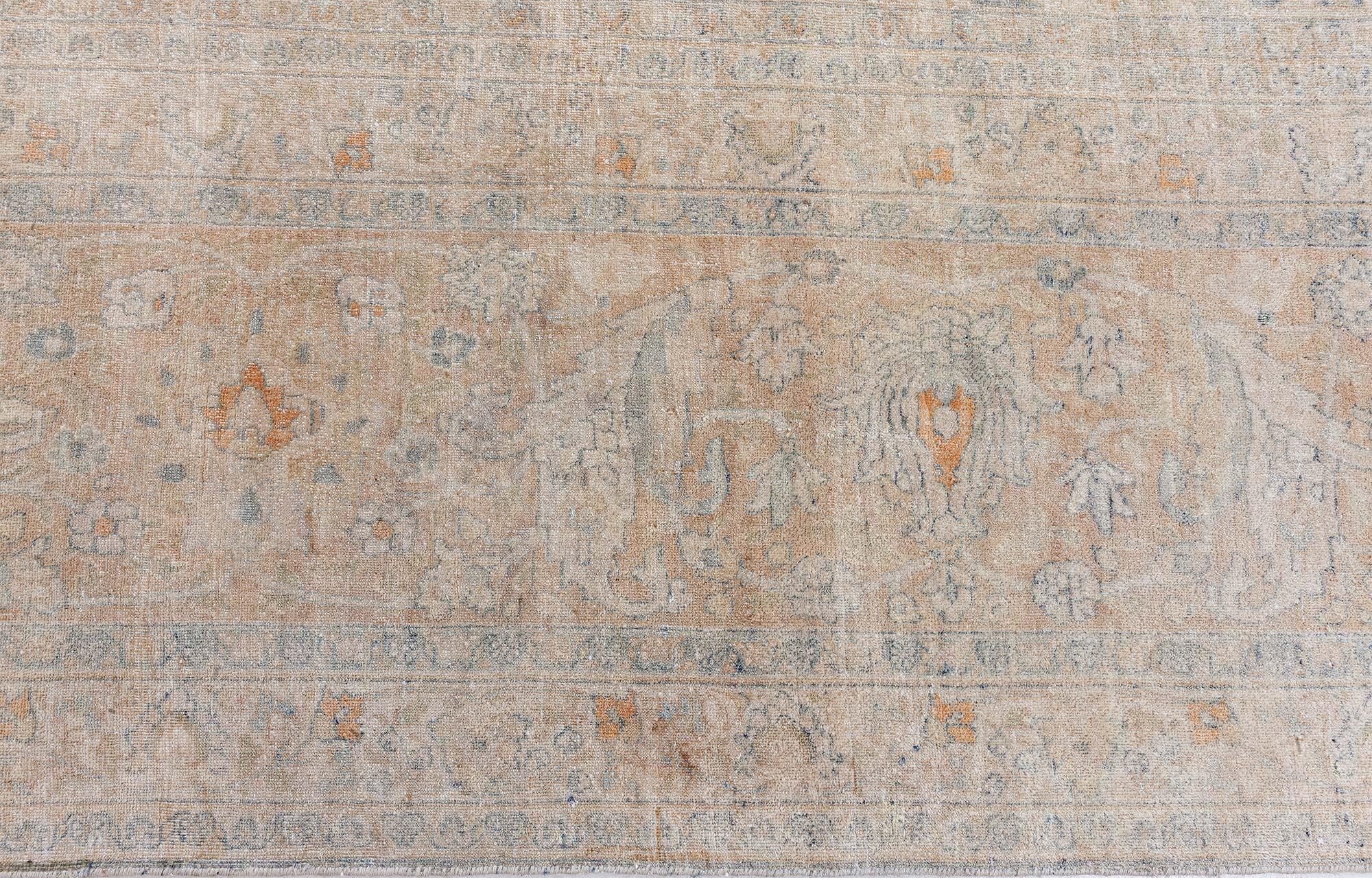 Tappeto antico persiano Tabriz Doris Leslie Blau In condizioni buone in vendita a New York, NY