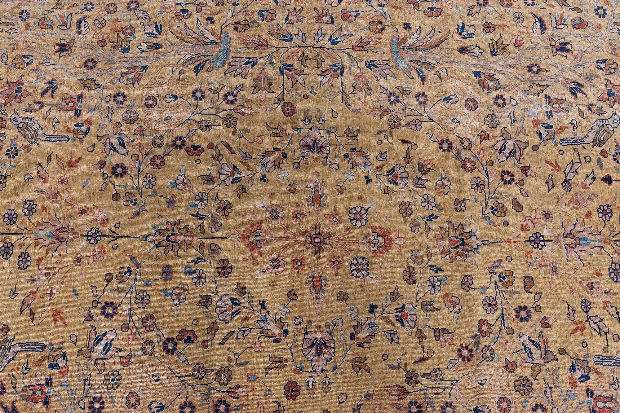 Antiker persischer Täbris-Teppich Doris Leslie Blau im Zustand „Gut“ im Angebot in New York, NY