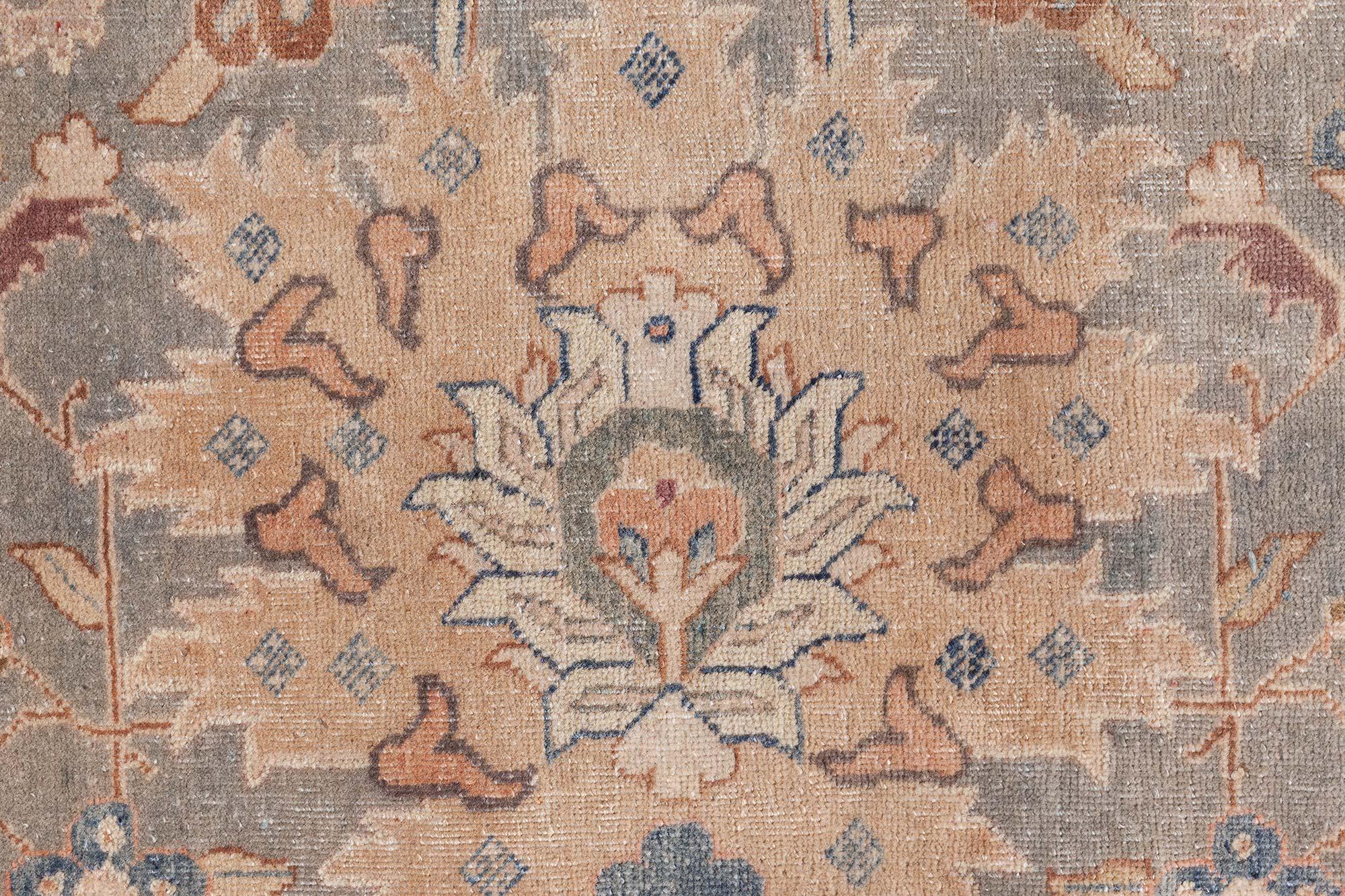 Antiker persischer Täbris-Teppich Doris Leslie Blau (Wolle) im Angebot