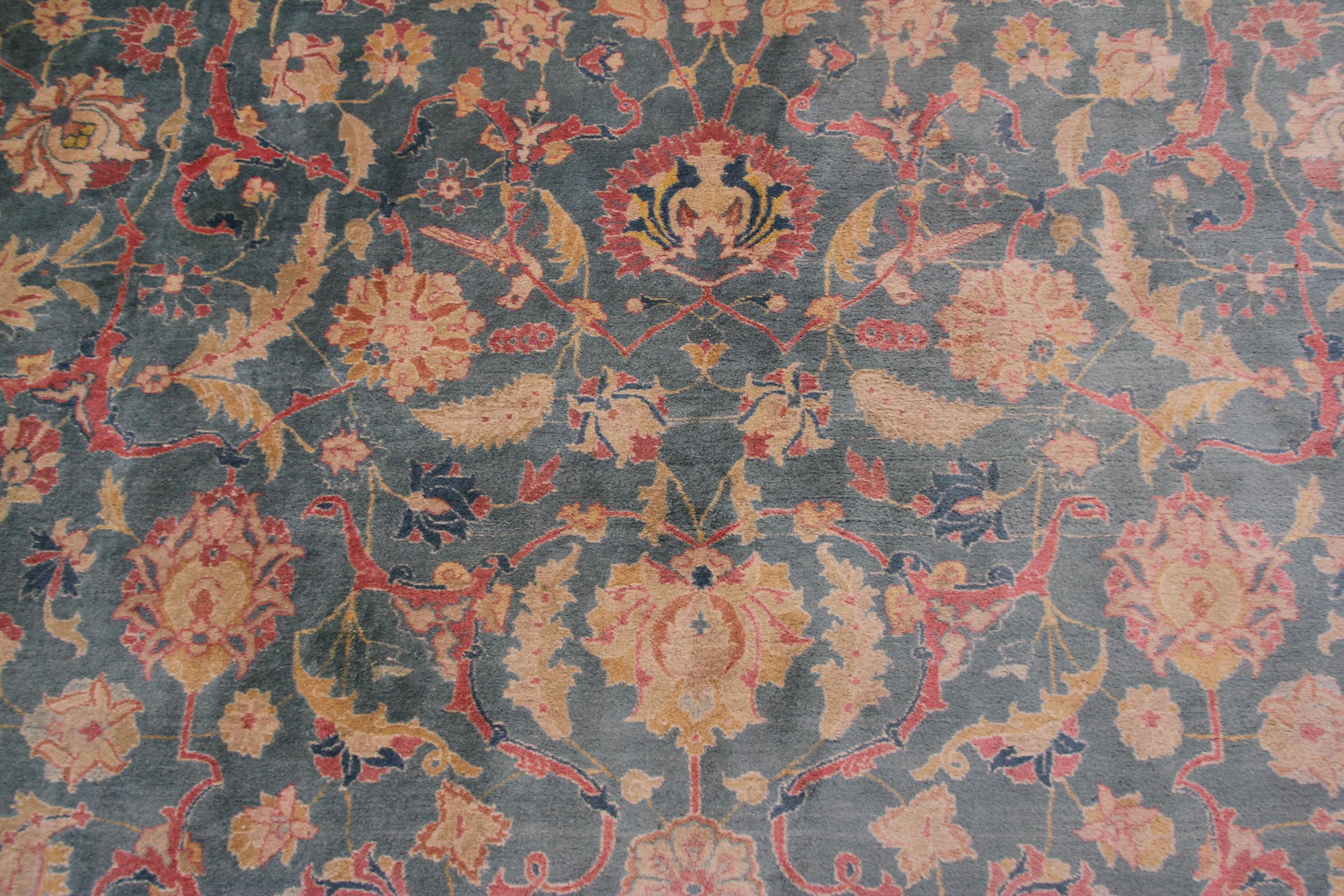 Tappeto antico persiano Tabriz Tappeto floreale geometrico fine a fondo blu In condizioni buone in vendita a New York, NY