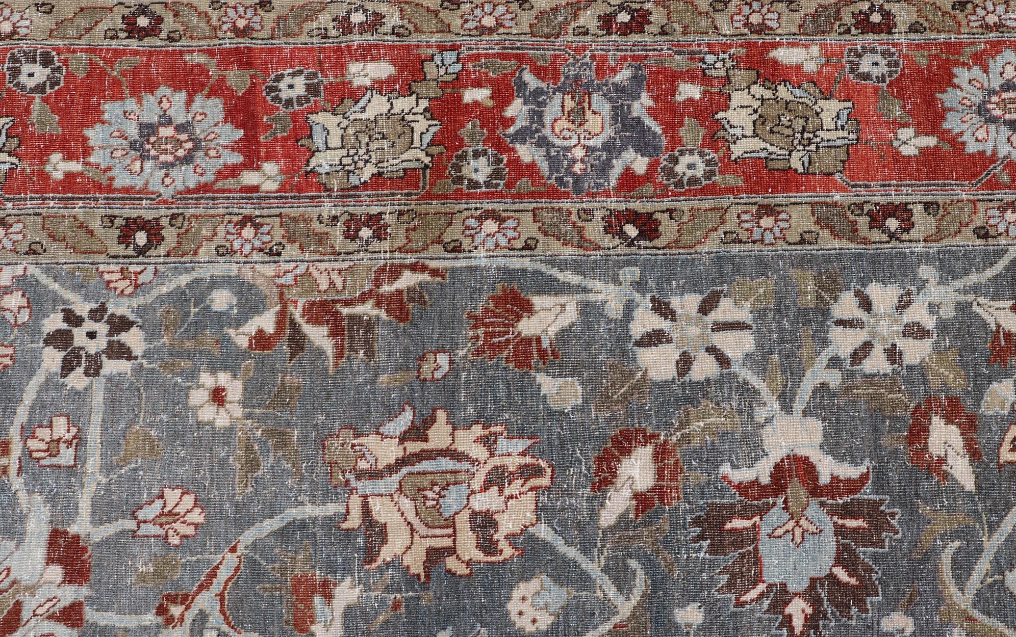 Lana Antico tappeto persiano Tabriz con disegni floreali e di vite in blu e rosso tenue 8'9 