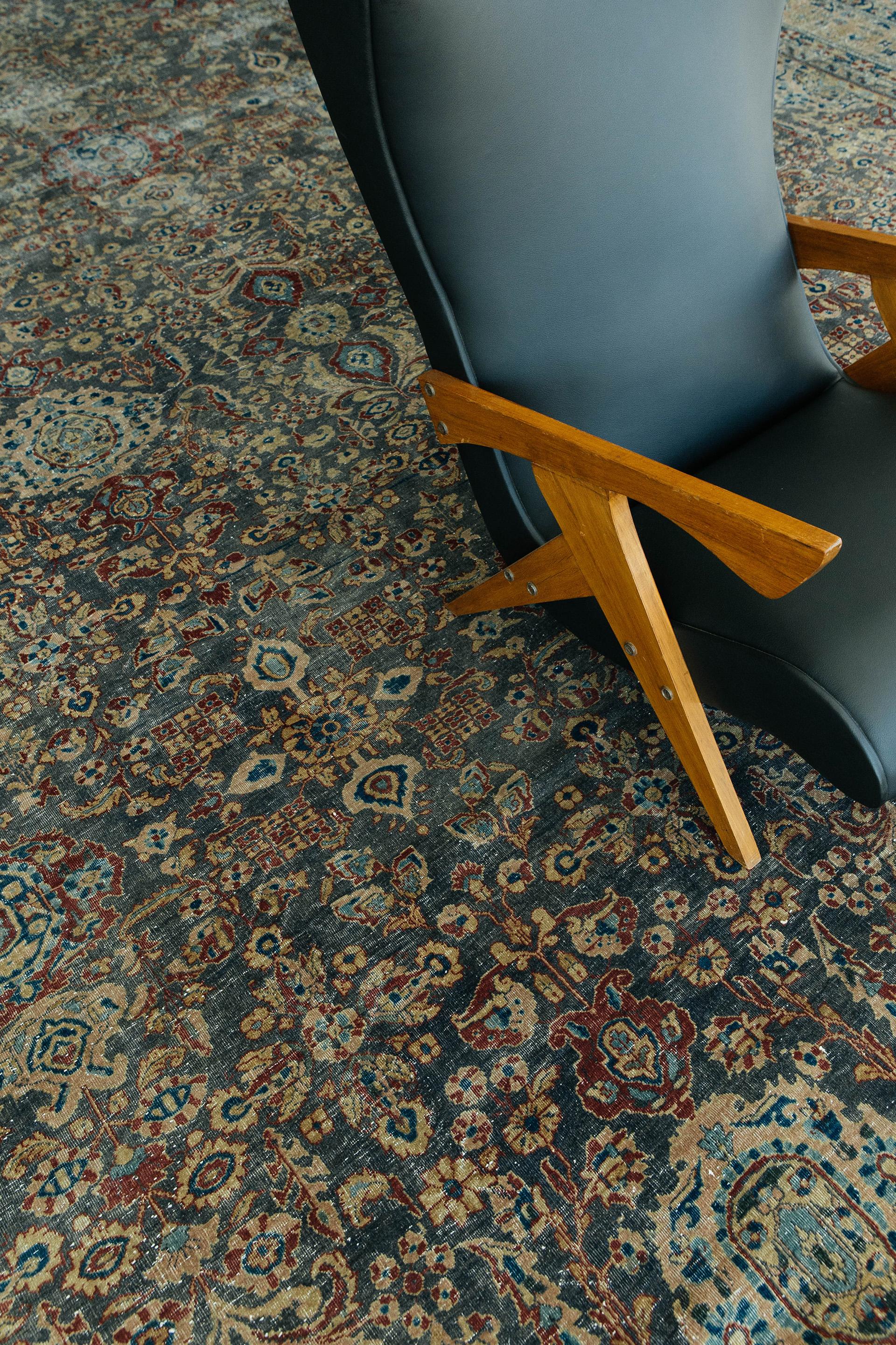 Perse Tapis persan ancien de Tabriz en vente