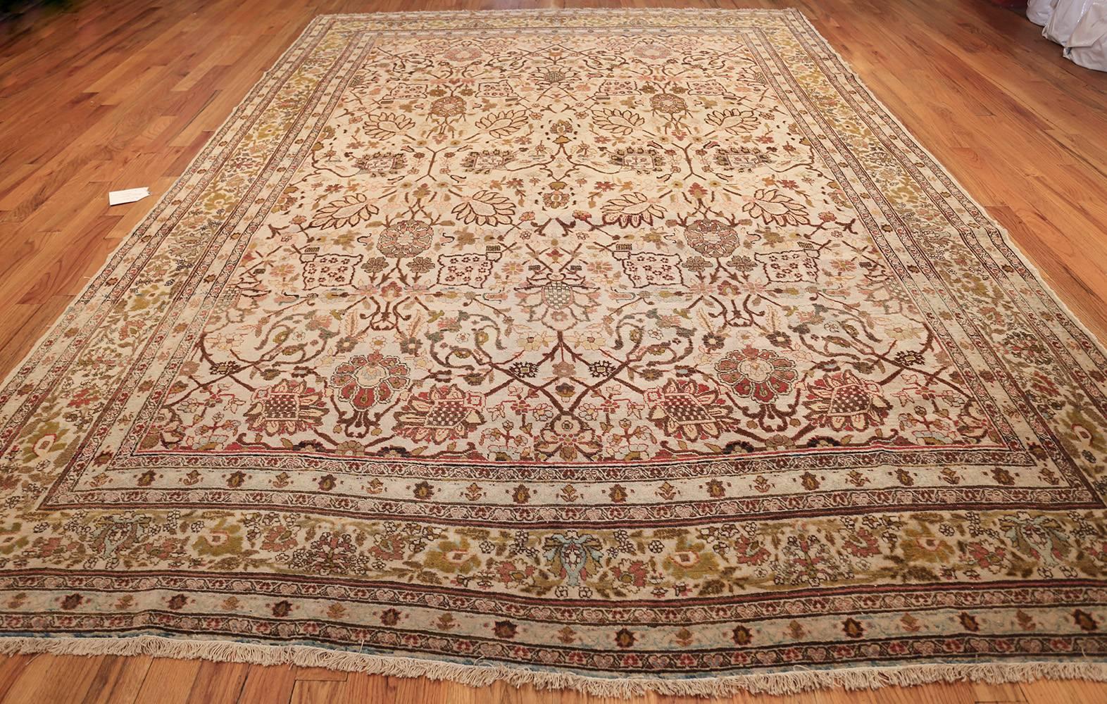 Antique Persian Tabriz Rug. Size: 9 ft x 13 ft (2.74 m x 3.96 m) 6