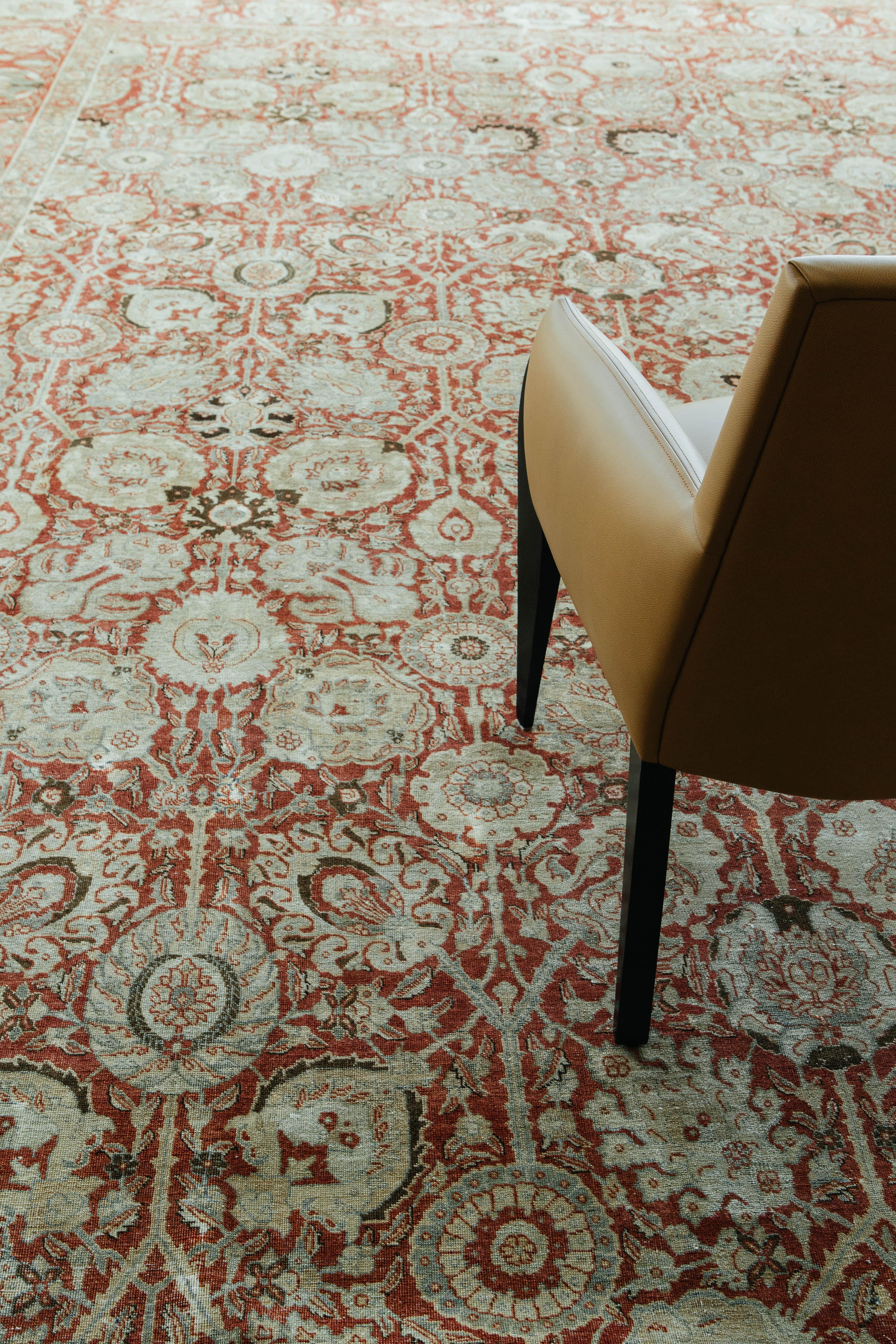 Tapis persan ancien de Tabriz en vente 5