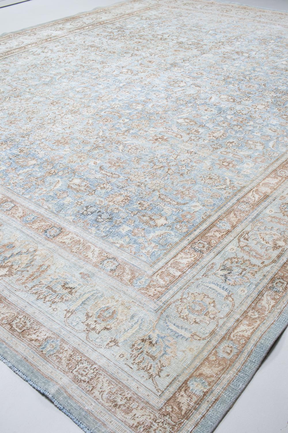 Tapis persan ancien de Tabriz en vente 5