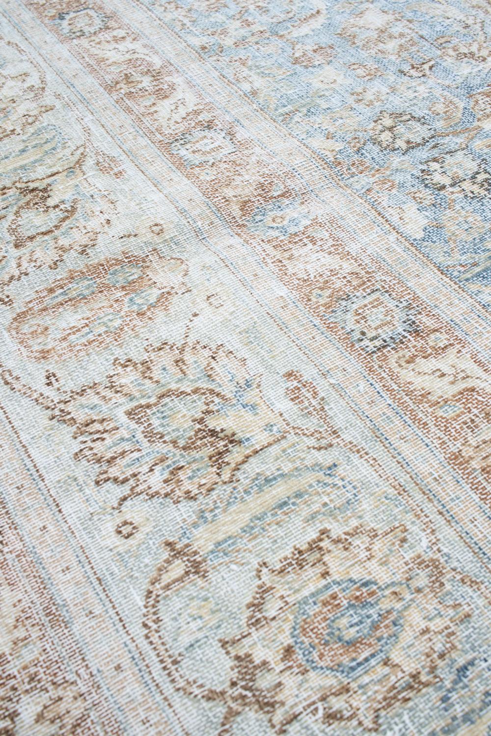 Tapis persan ancien de Tabriz en vente 6