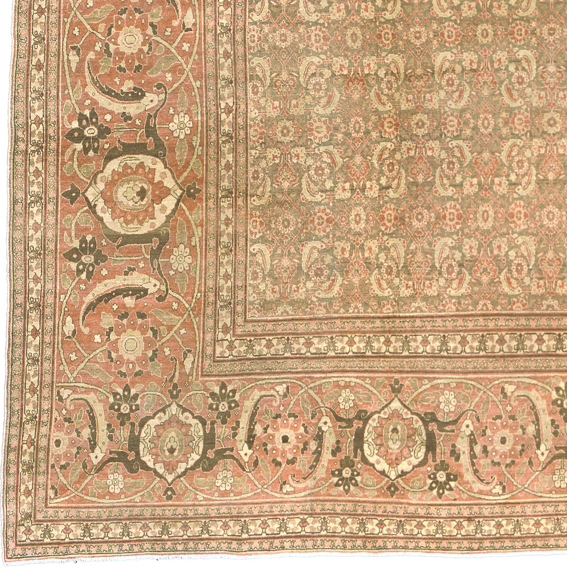 Antique Persian Tabriz rug
Persia, circa 1890
Handwoven.
    