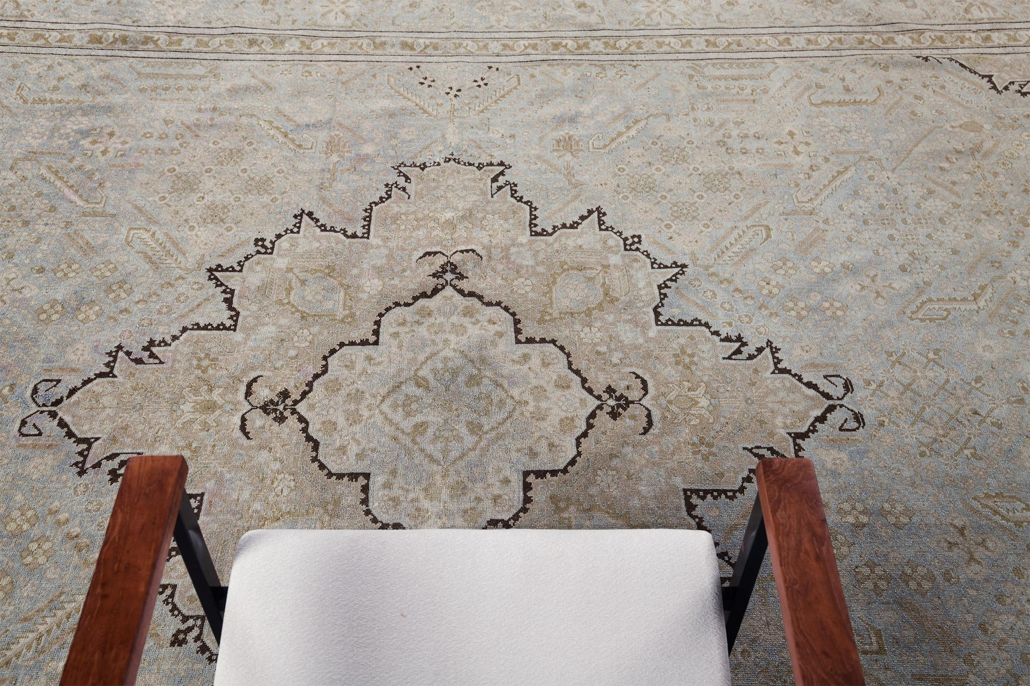 Numéro de tapis
32181
Taille
9' 0