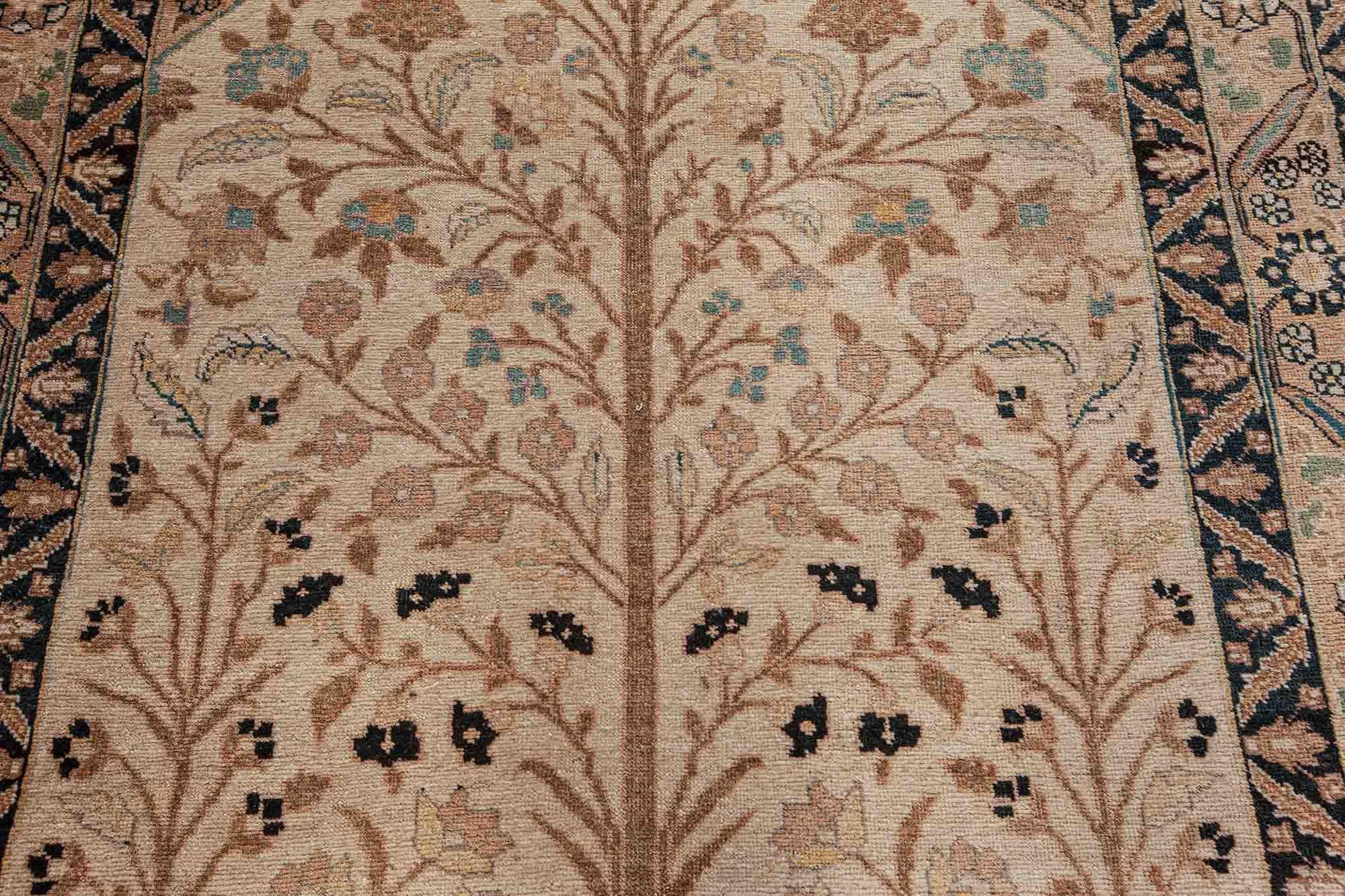 Antique Persian Tabriz Rug
Size: 4'0