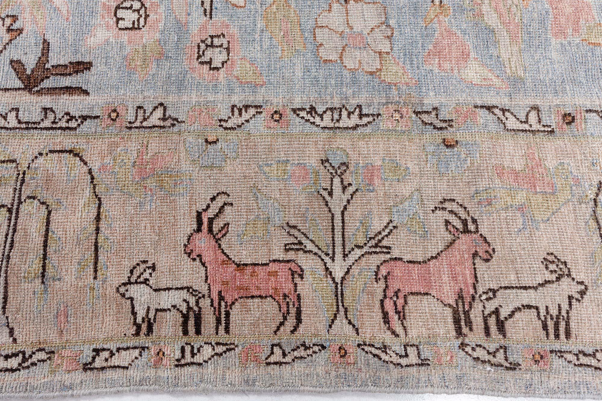 Ancien tapis persan Tabriz
Taille : 7'4