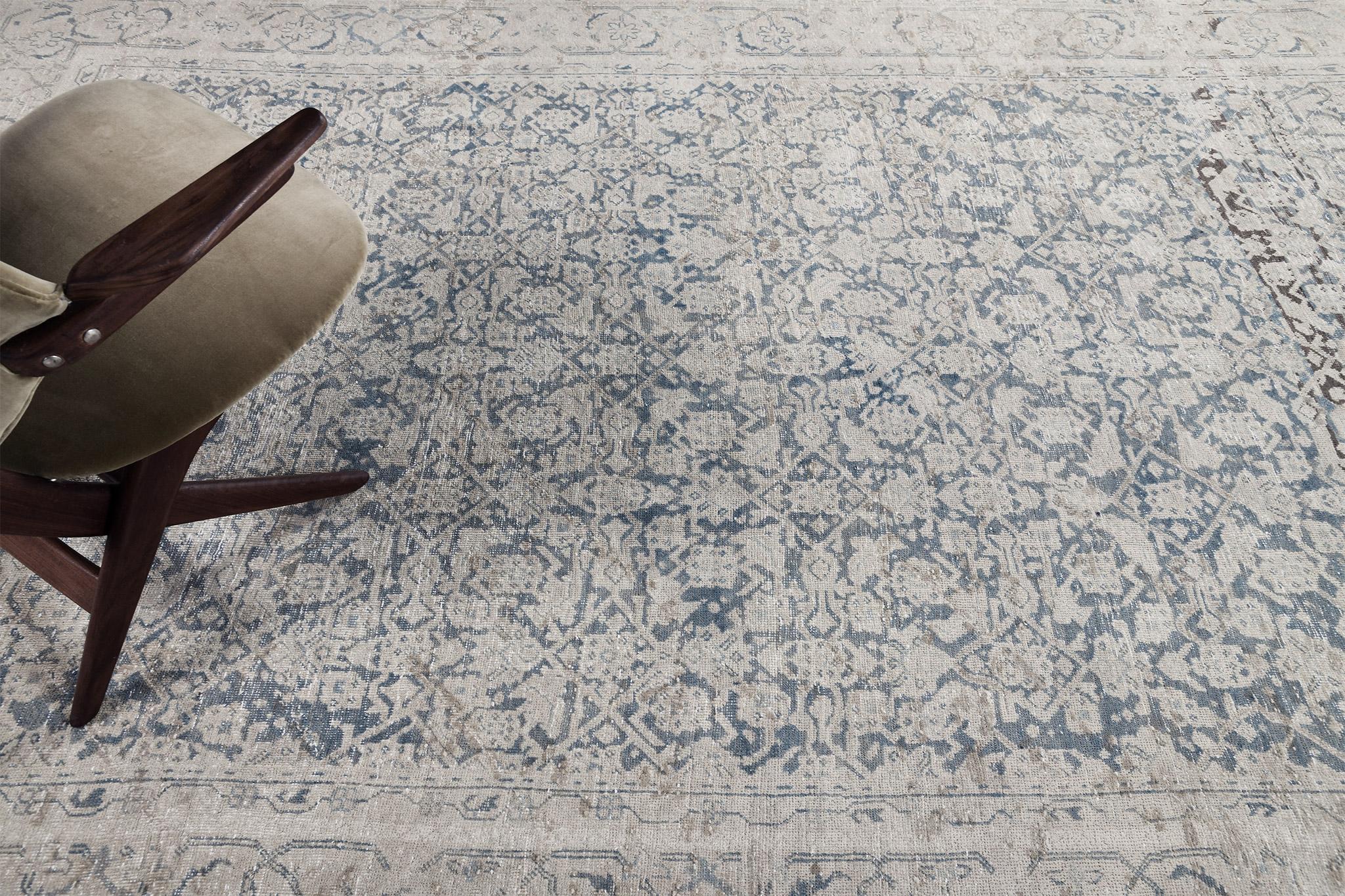 Perse Tapis persan ancien de Tabriz en vente