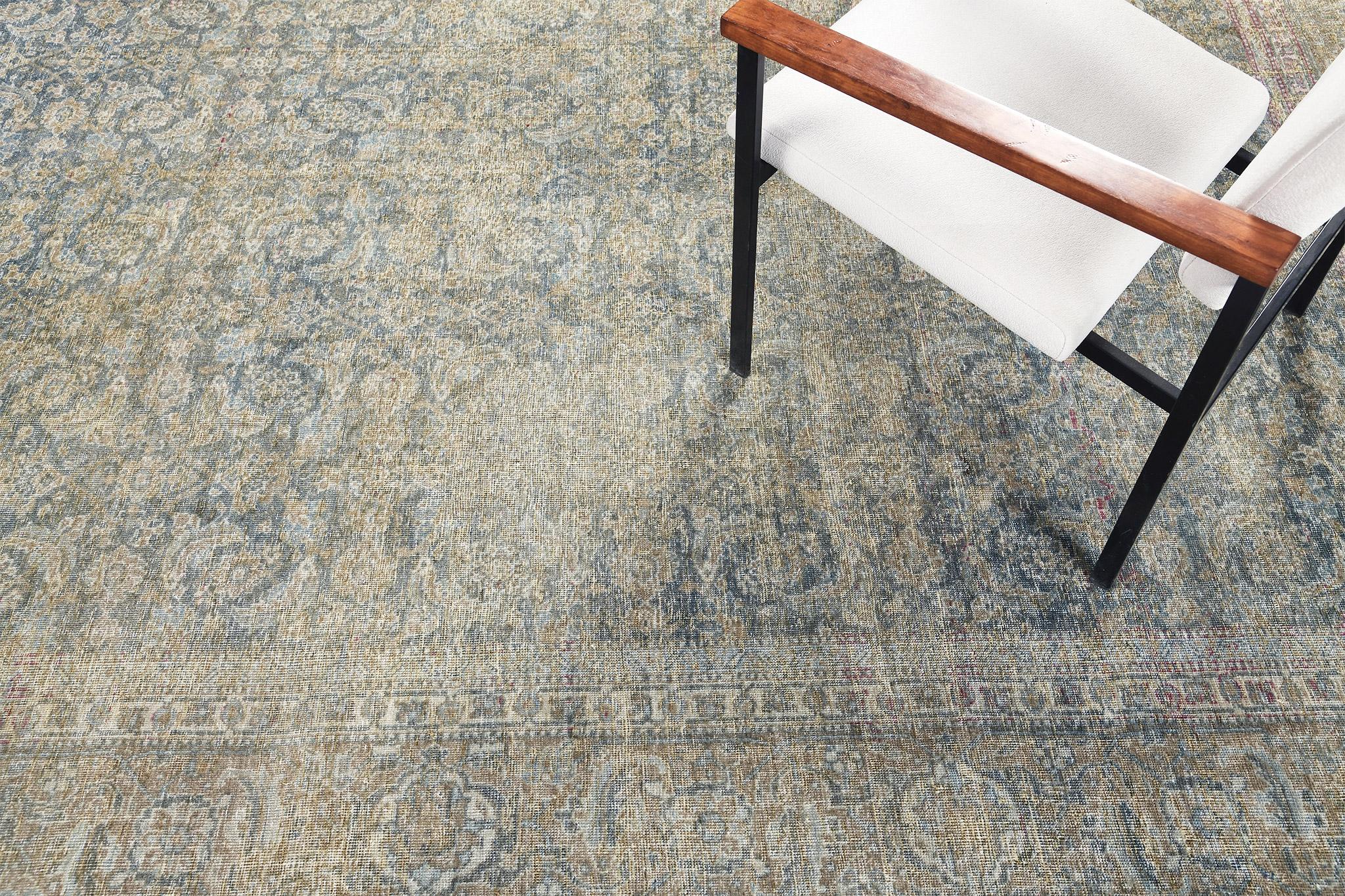 Antiker persischer Täbris-Teppich (Persisch) im Angebot