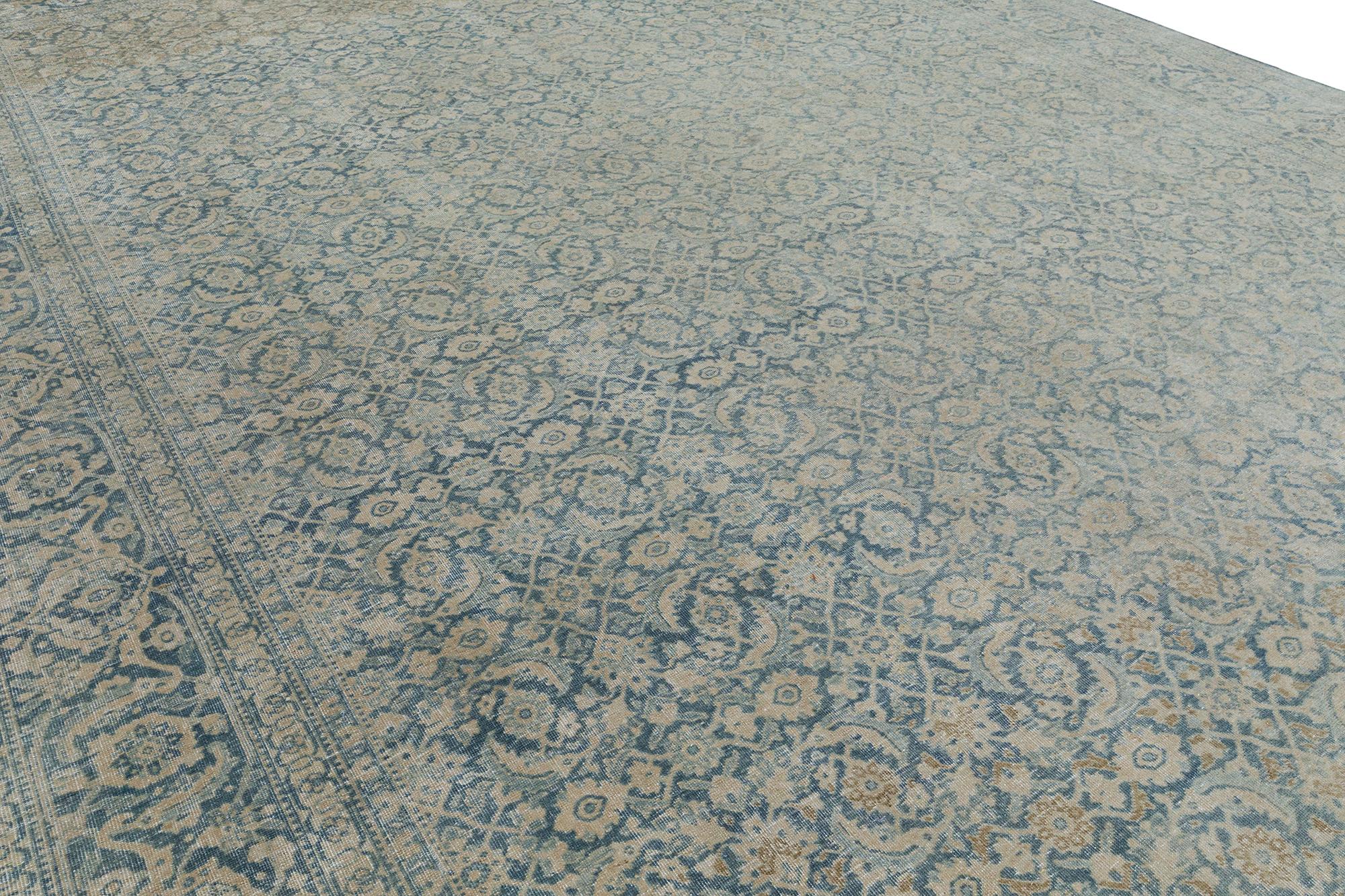 Antiker persischer Täbris-Teppich (Persisch) im Angebot