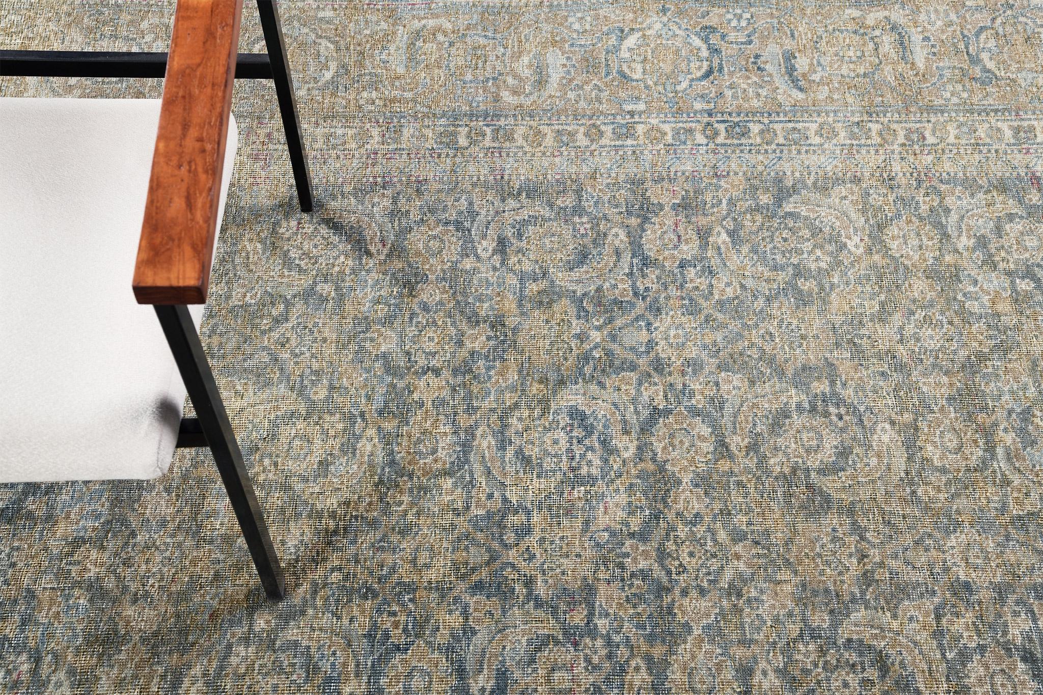 Antiker persischer Täbris-Teppich (Handgeknüpft) im Angebot