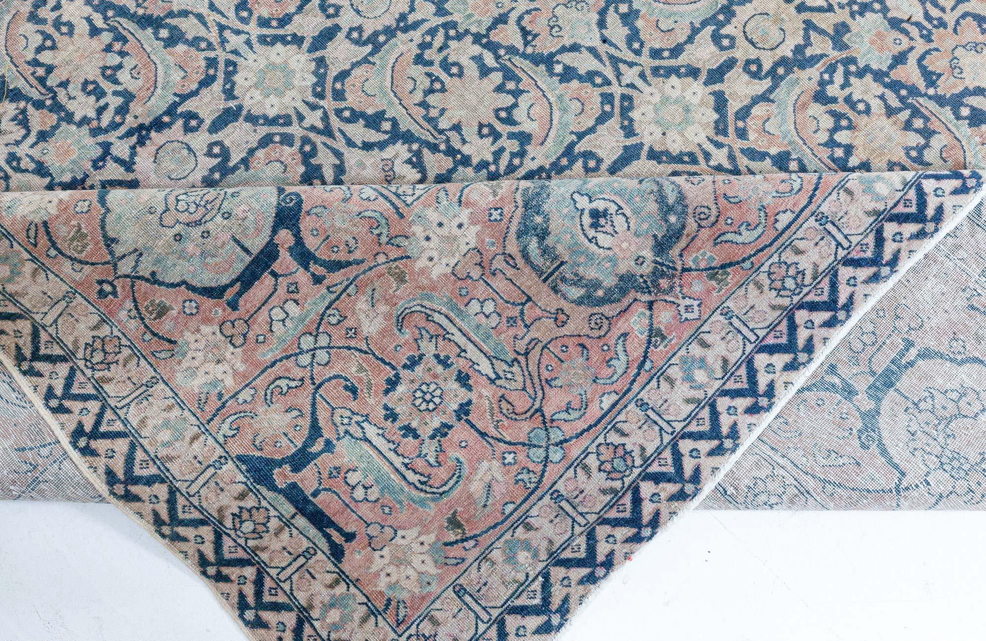 Early 20th Century Antique Persian Tabriz Rug In Good Condition For Sale In New York, NY