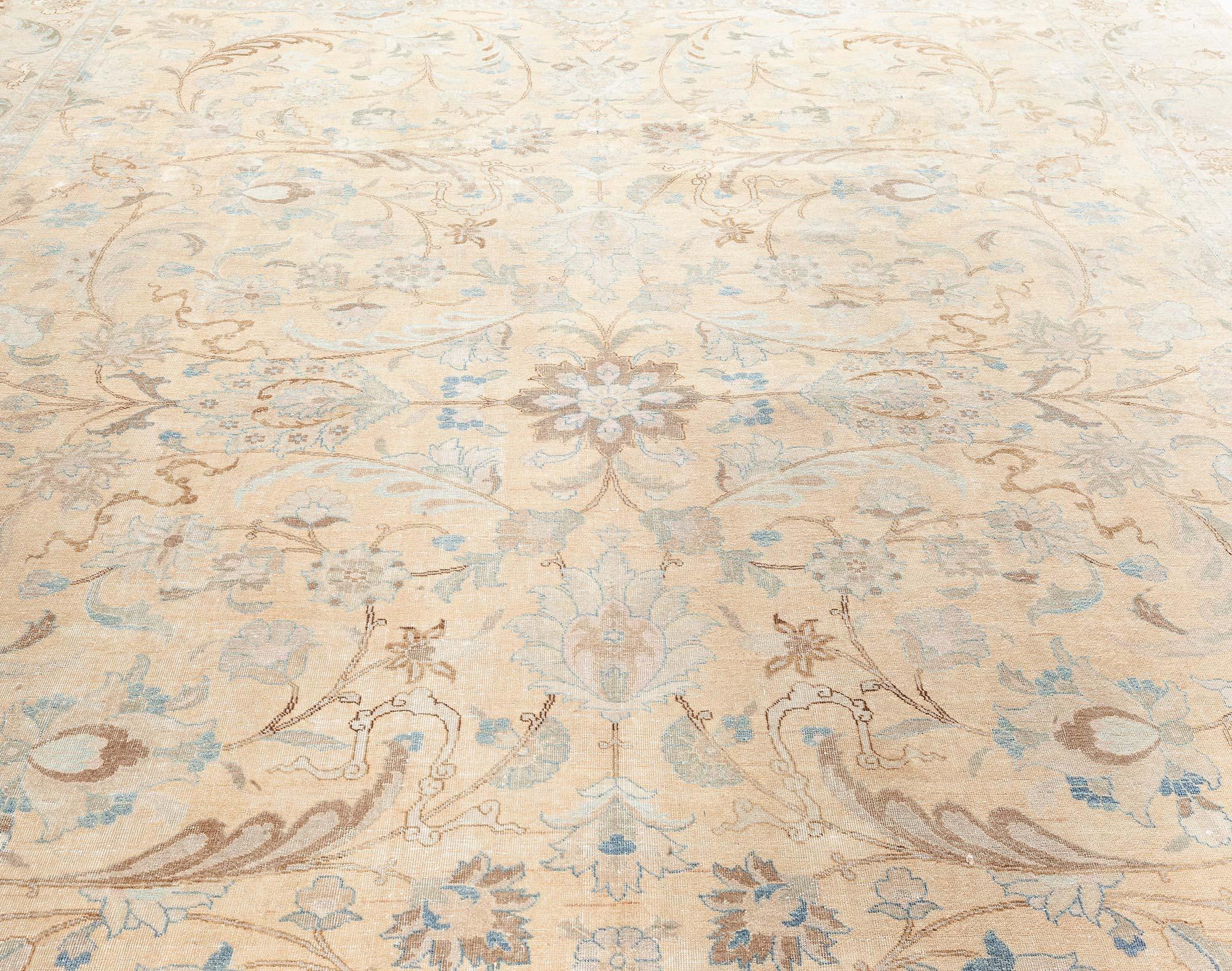 Noué à la main Tapis persan ancien de Tabriz Doris Leslie Blau en vente