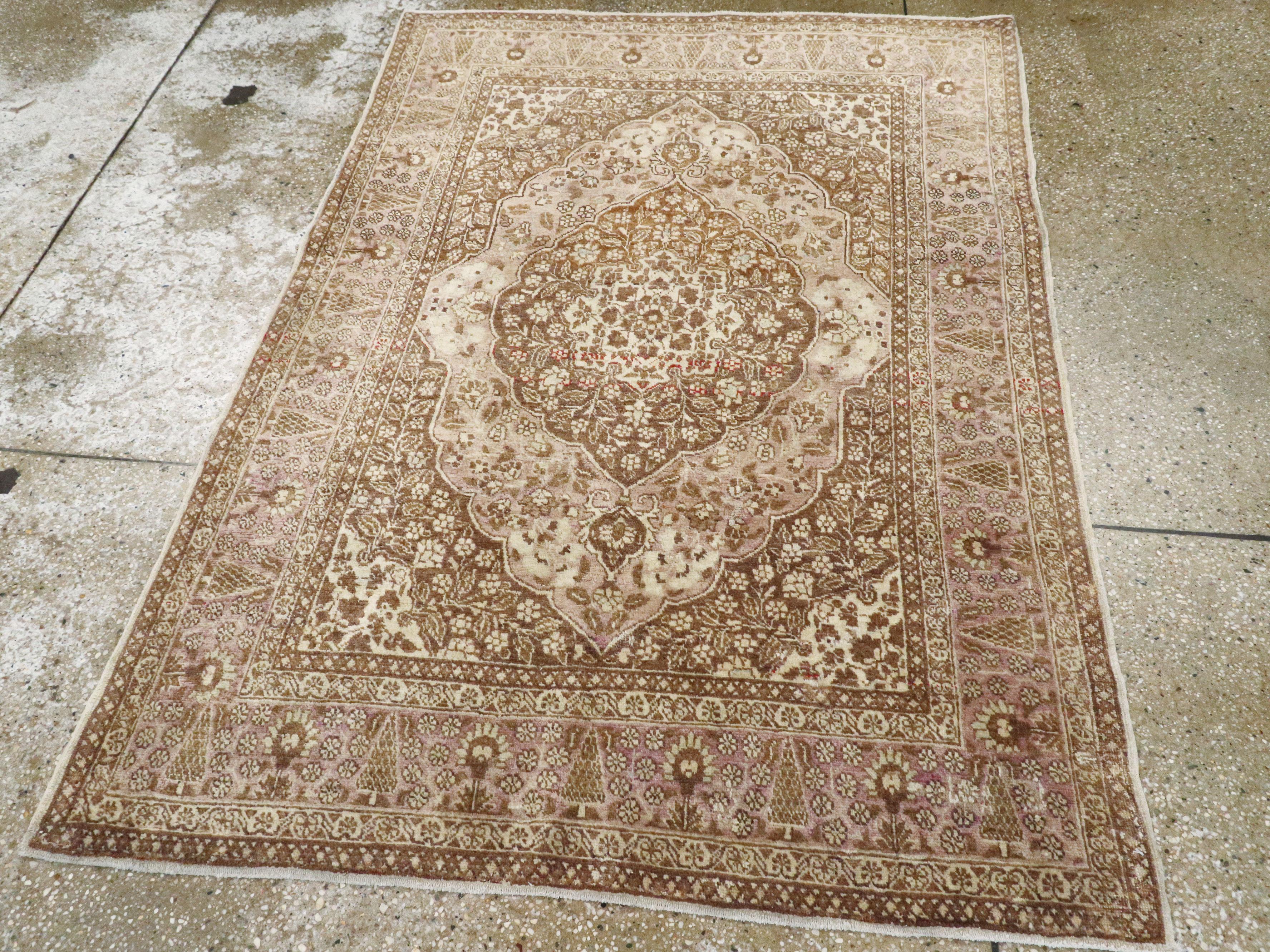 Antique Persian Tabriz Rug In Good Condition For Sale In New York, NY