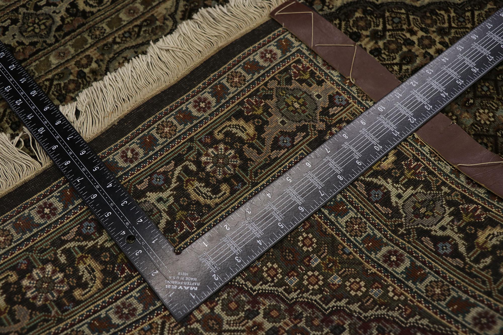 Antique Persian Tabriz Rug In Good Condition For Sale In Dallas, TX