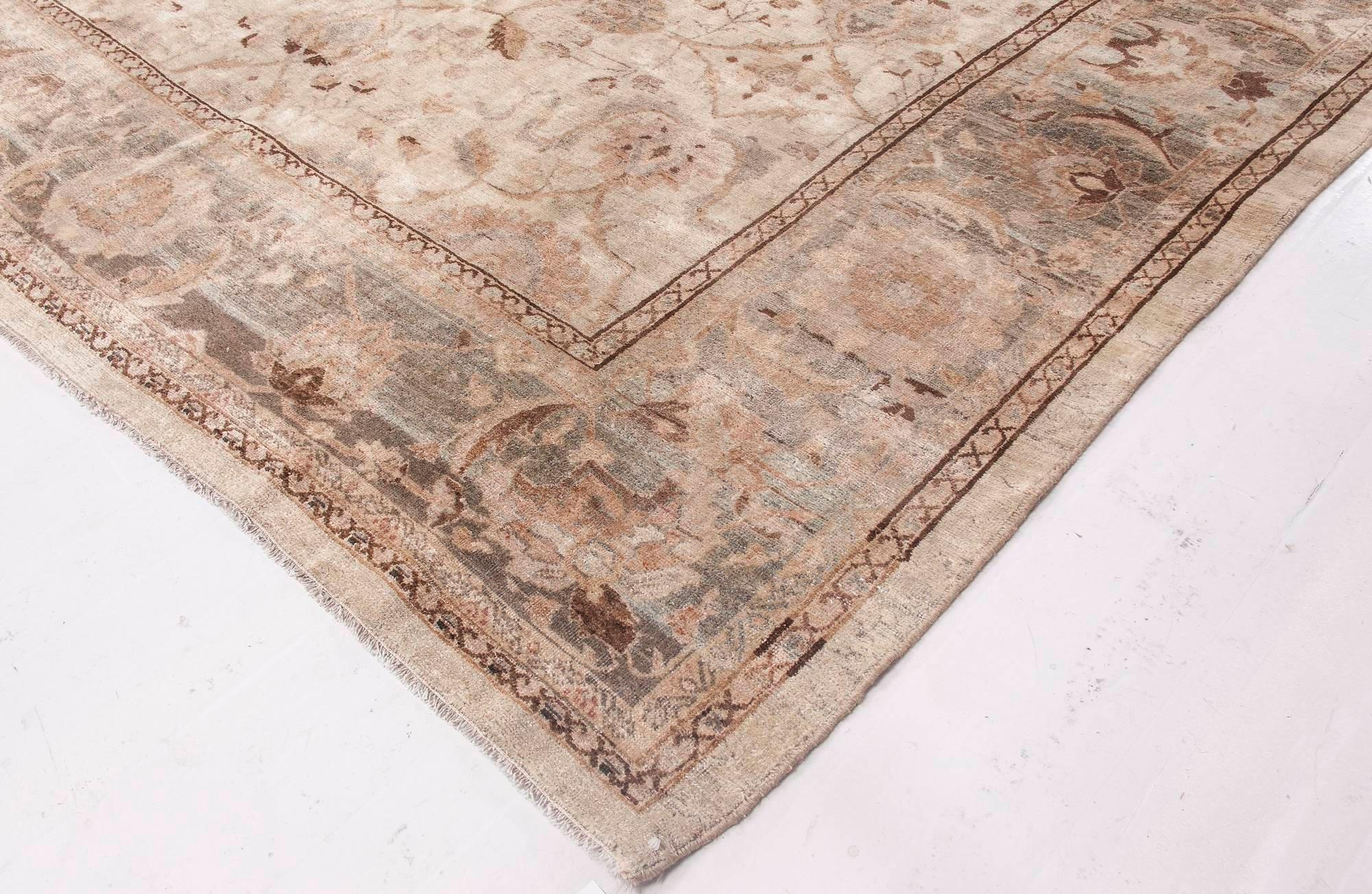 Antique North Indian Handmade Wool Rug In Good Condition For Sale In New York, NY