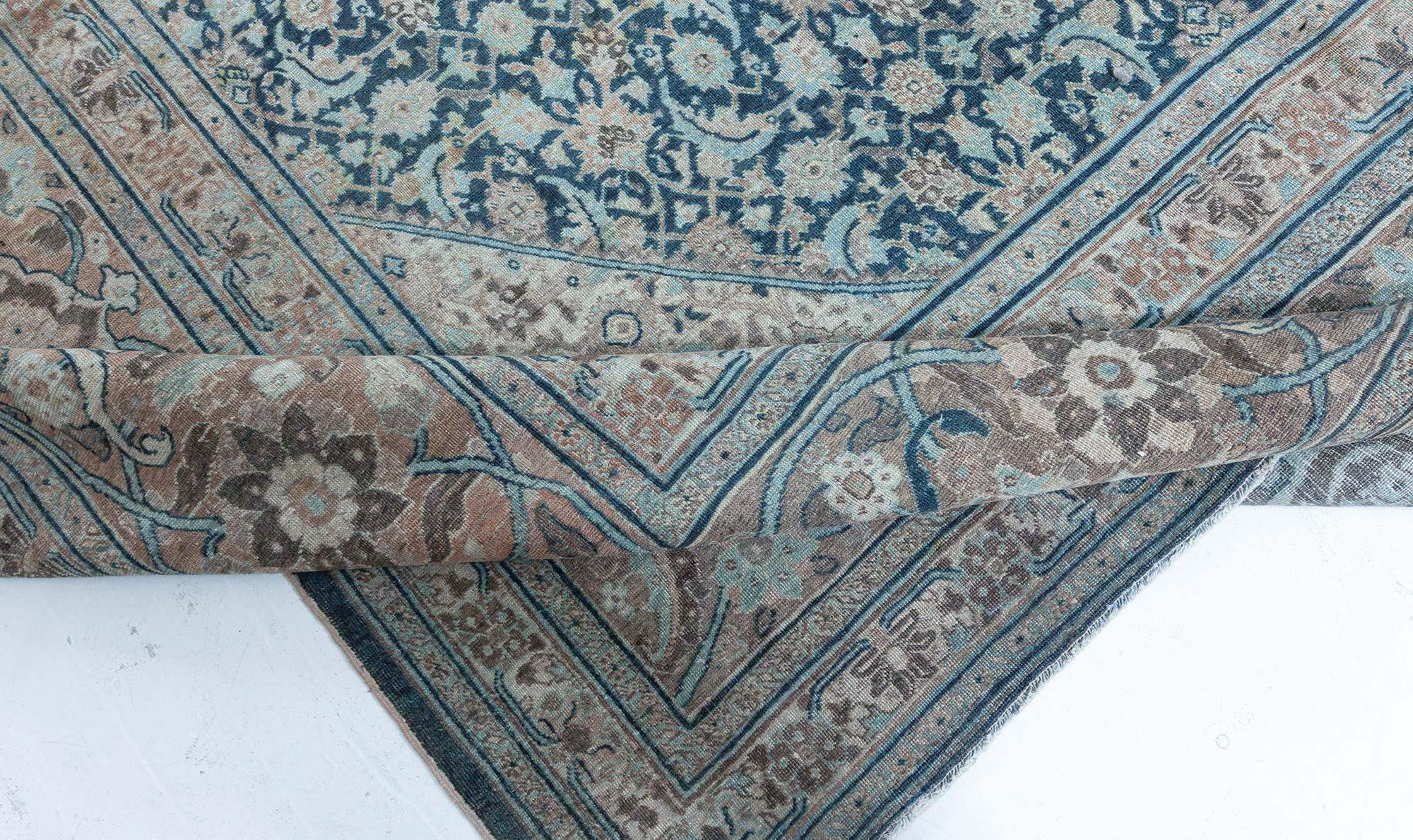 20ième siècle Tapis persan ancien de Tabriz Doris Leslie Blau en vente