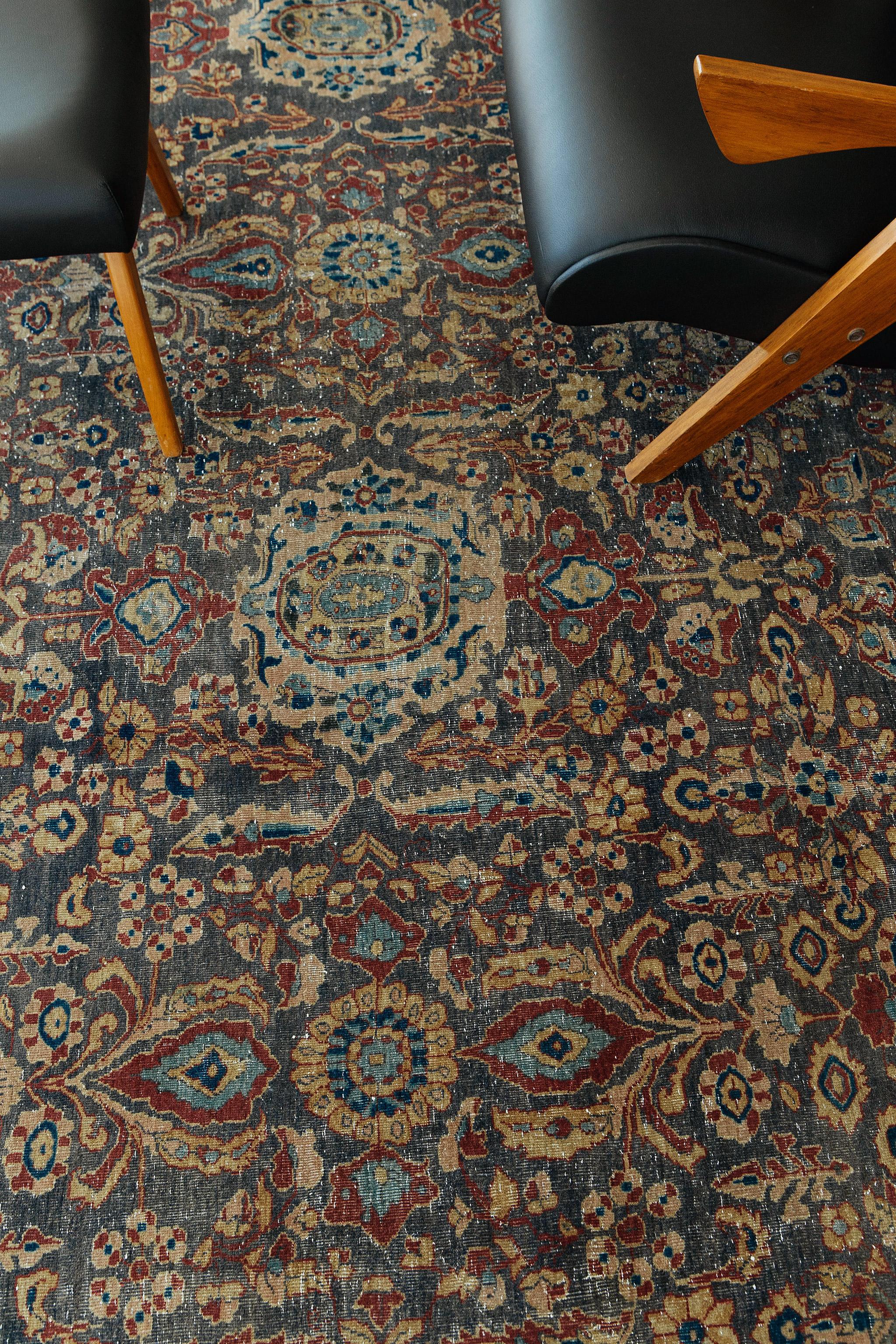 Laine Tapis persan ancien de Tabriz en vente