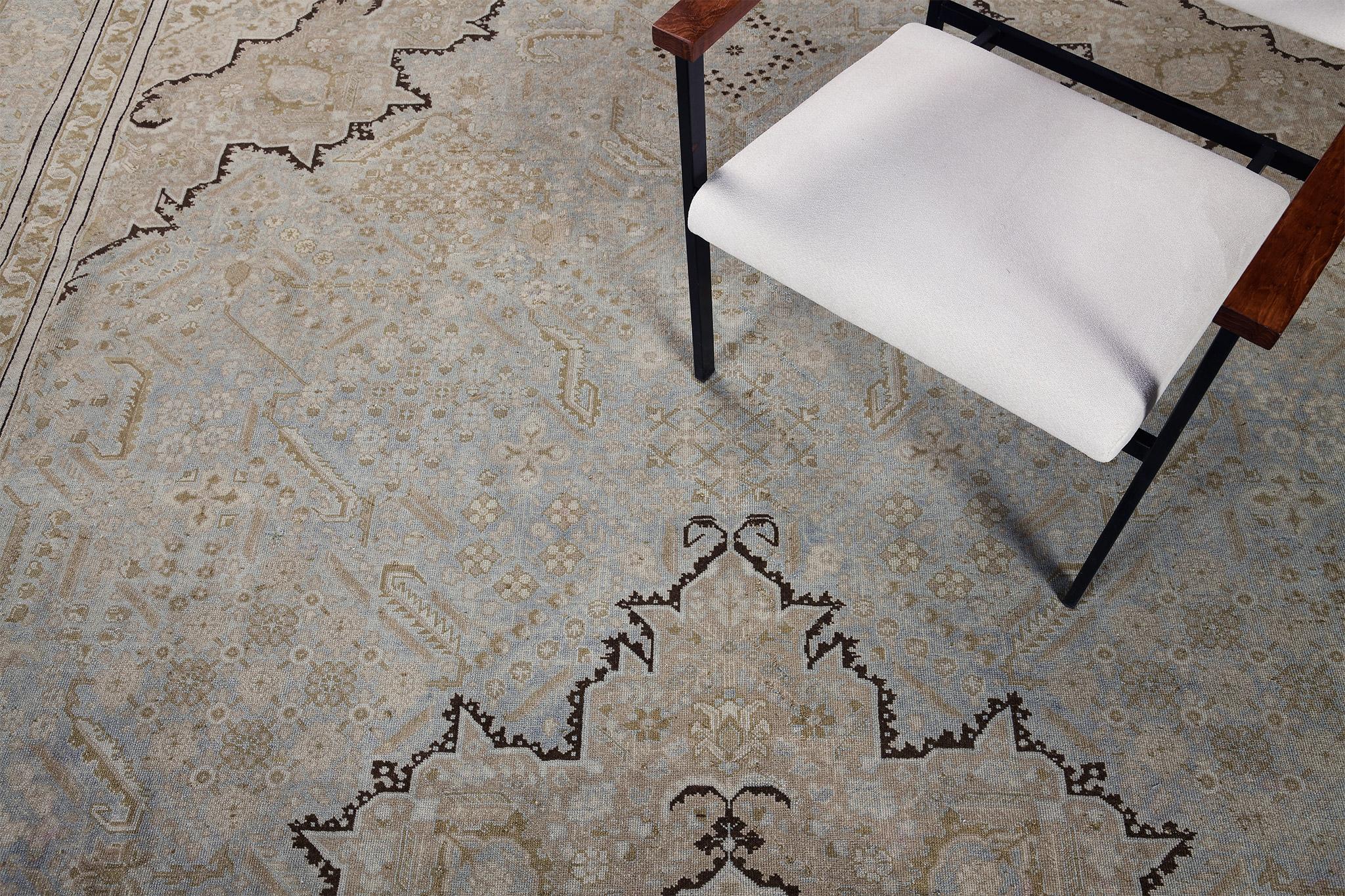 Laine Tapis persan ancien de Tabriz en vente
