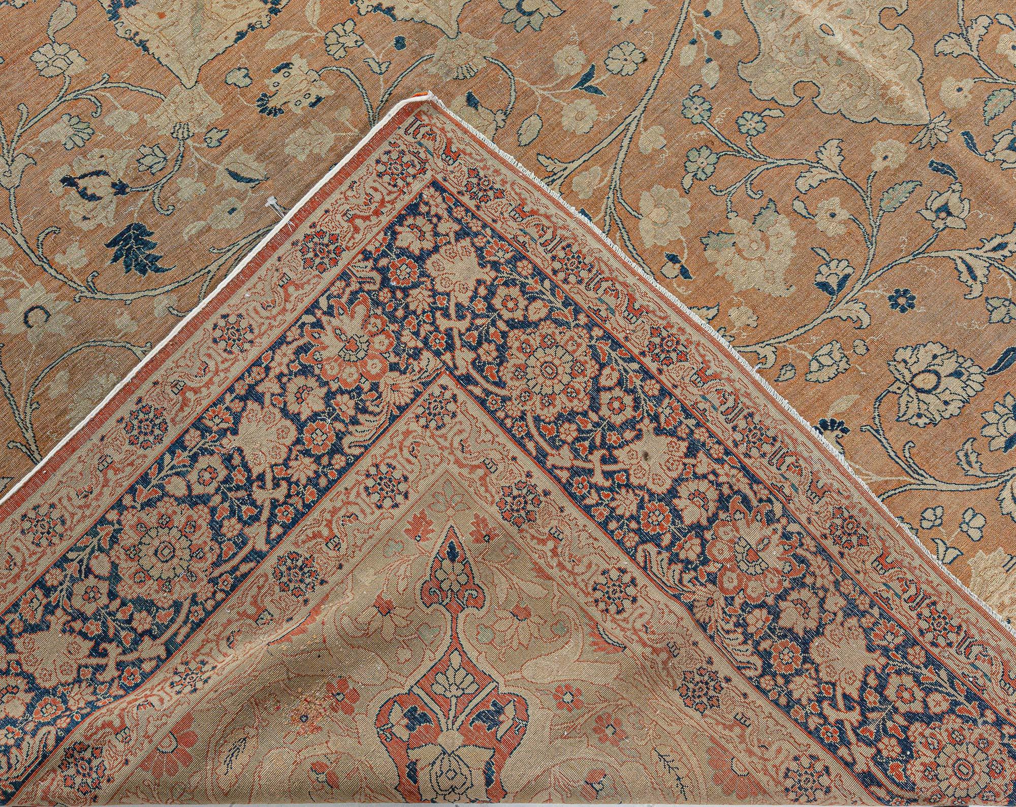 Antiker persischer Täbris-Teppich (Wolle) im Angebot