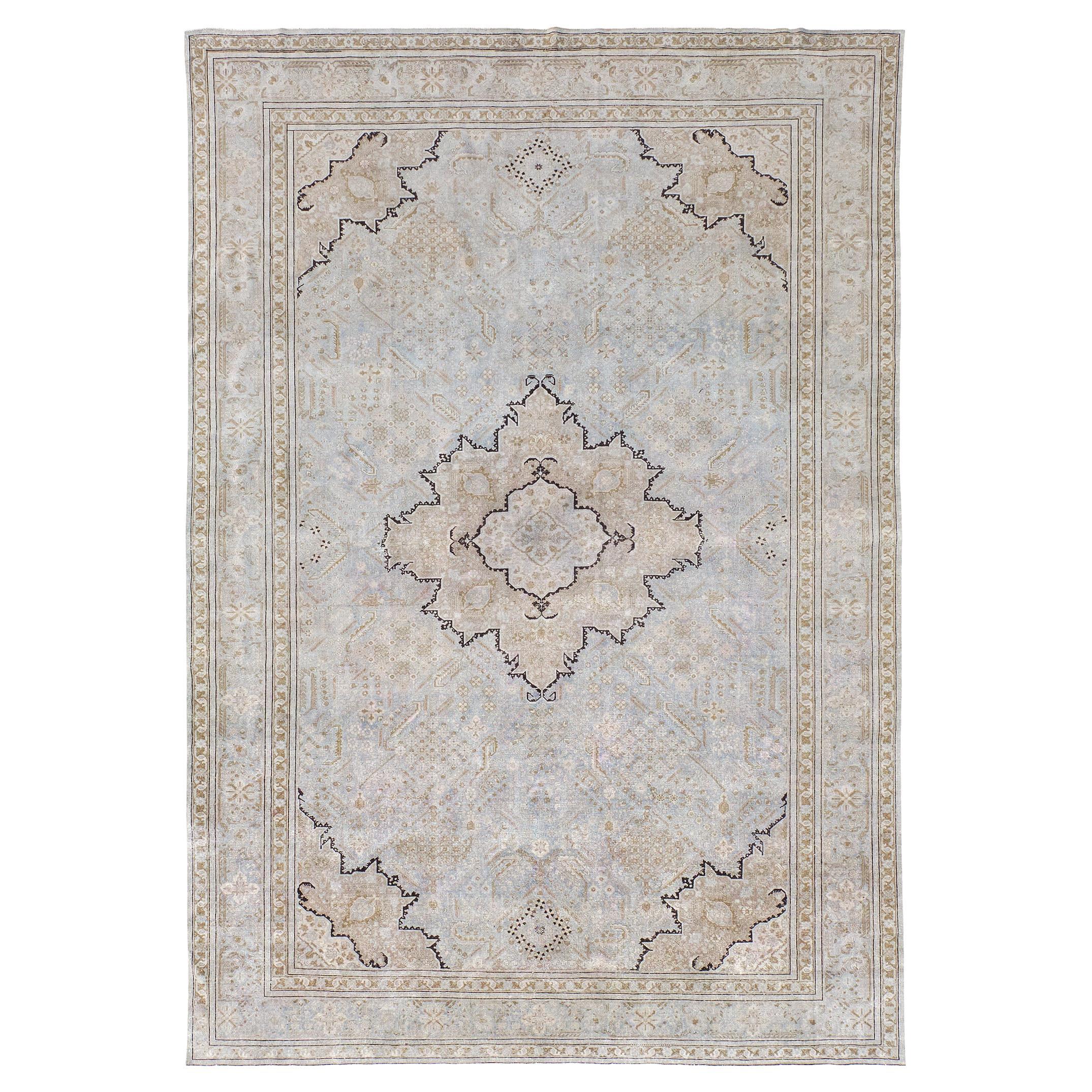 Tapis persan ancien de Tabriz