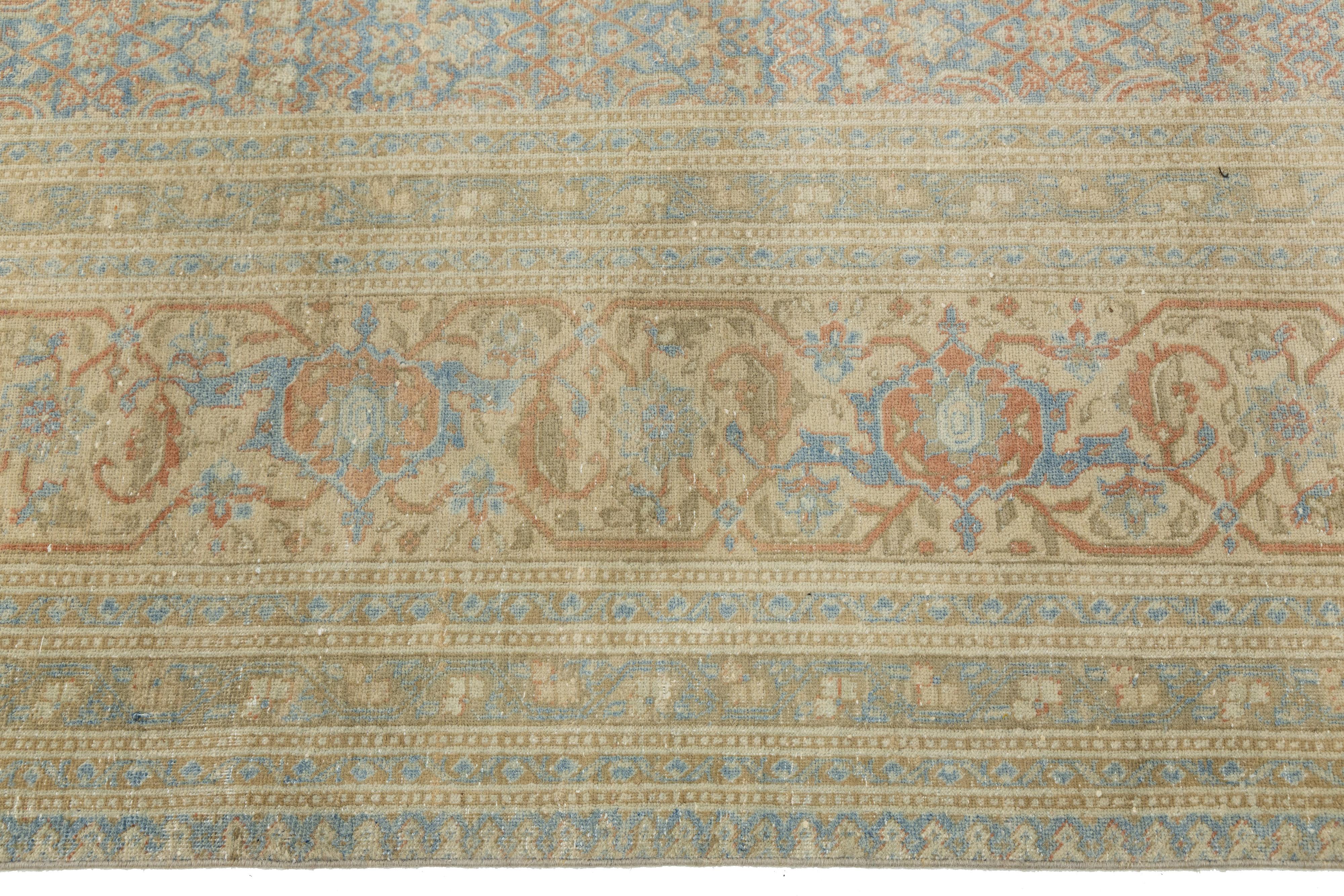 Antiker persischer Täbriz-Teppich, handgewebte Wolle in gedämpftem Blau und floraler Geometrie im Angebot 3