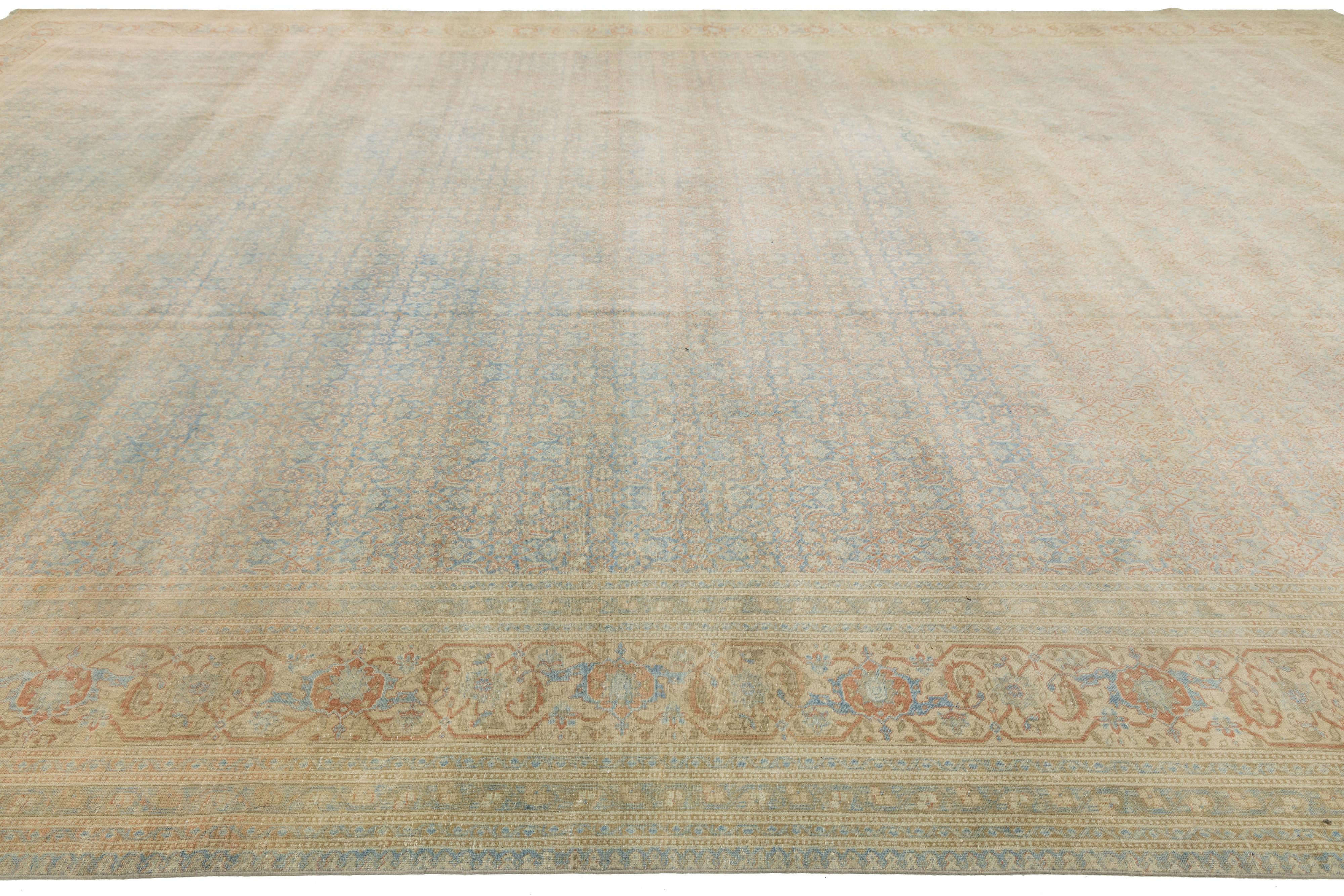 Antiker persischer Täbriz-Teppich, handgewebte Wolle in gedämpftem Blau und floraler Geometrie im Angebot 5