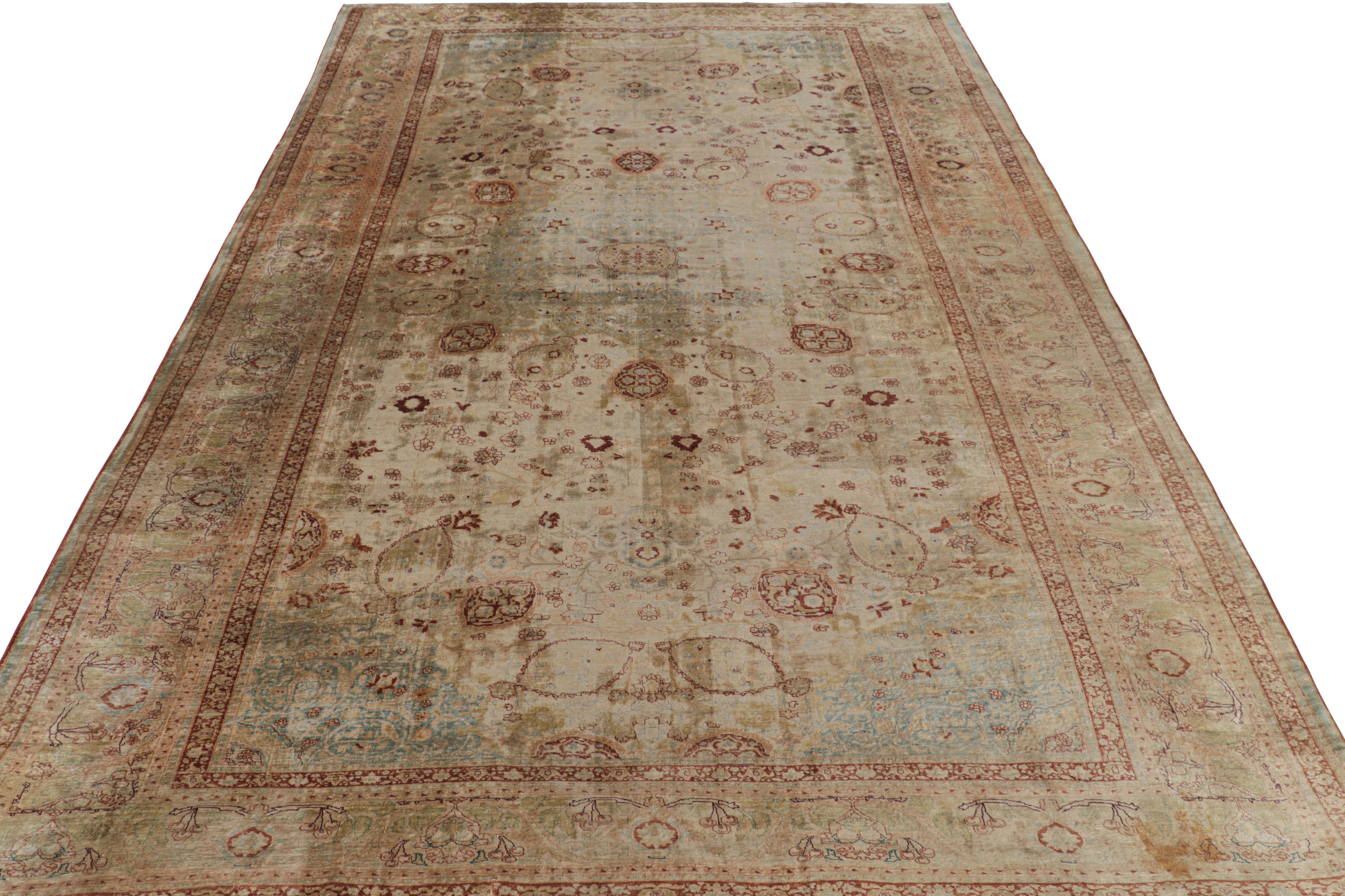 Annodato a mano Antico tappeto persiano Tabriz con motivi floreali beige-marrone e rossi - Rug & Kilim in vendita