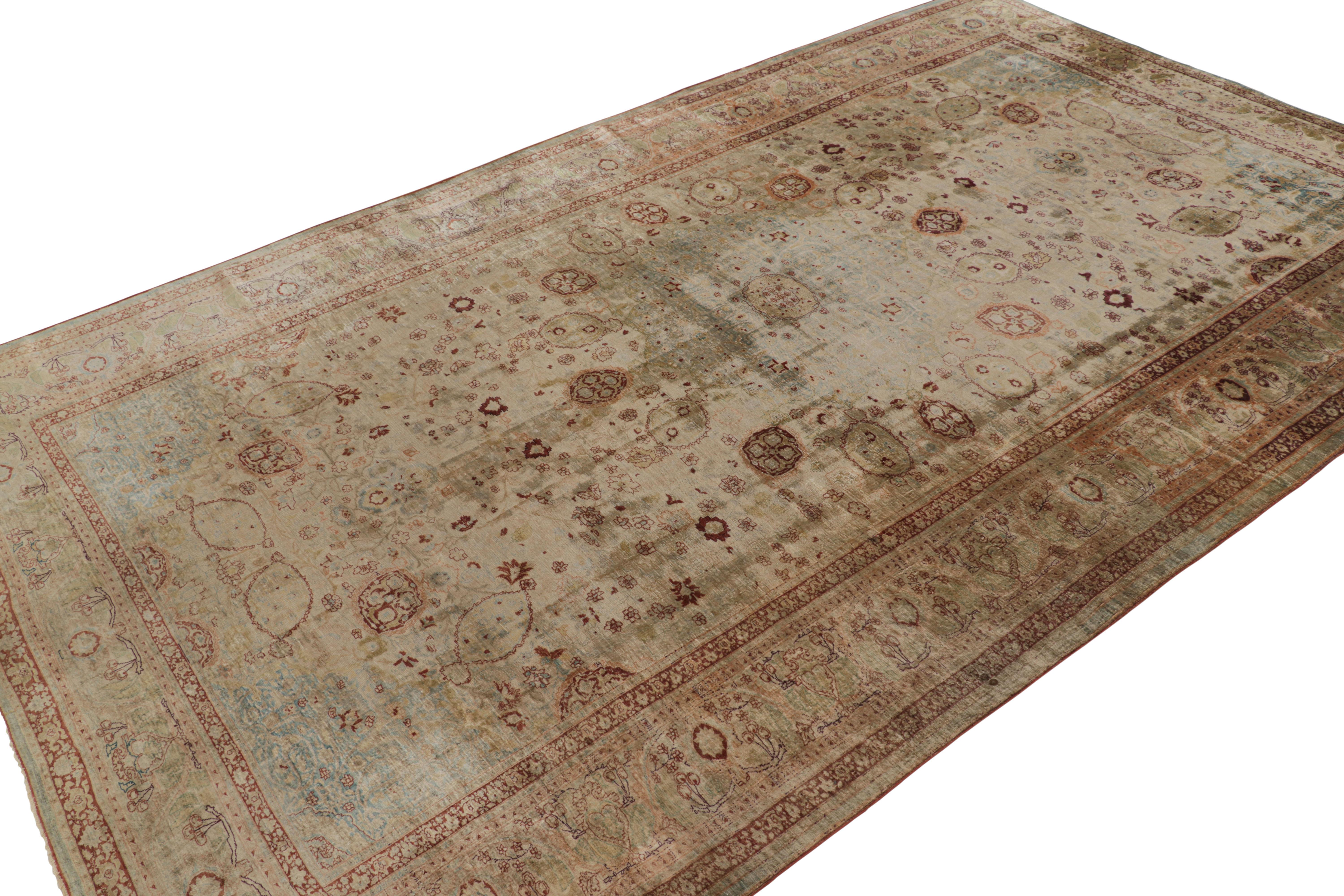 Antico tappeto persiano Tabriz con motivi floreali beige-marrone e rossi - Rug & Kilim In condizioni buone in vendita a Long Island City, NY