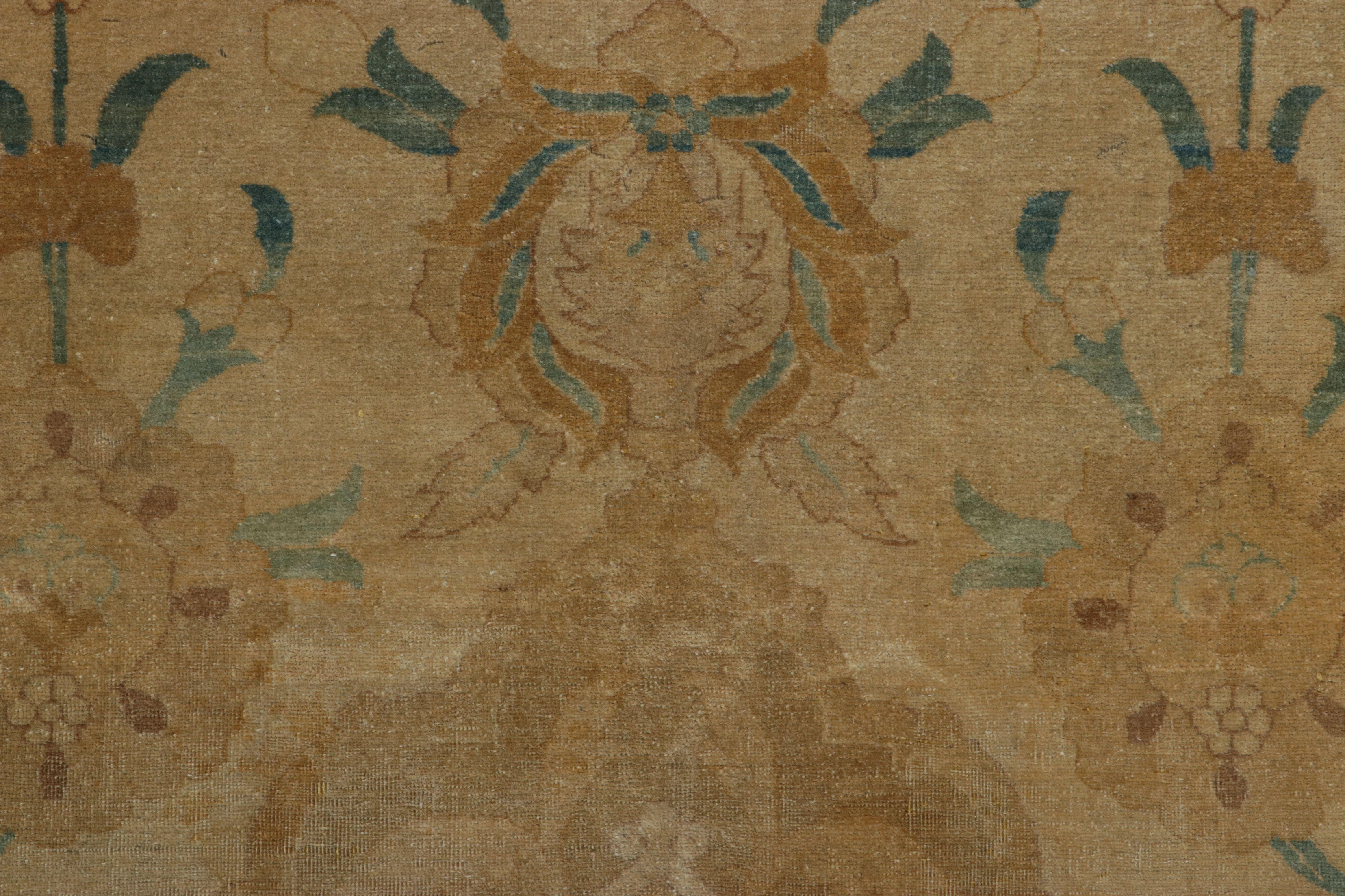 Perse Ancien tapis persan Tabriz en brun et or avec médaillon floral - Rug & Kilim en vente