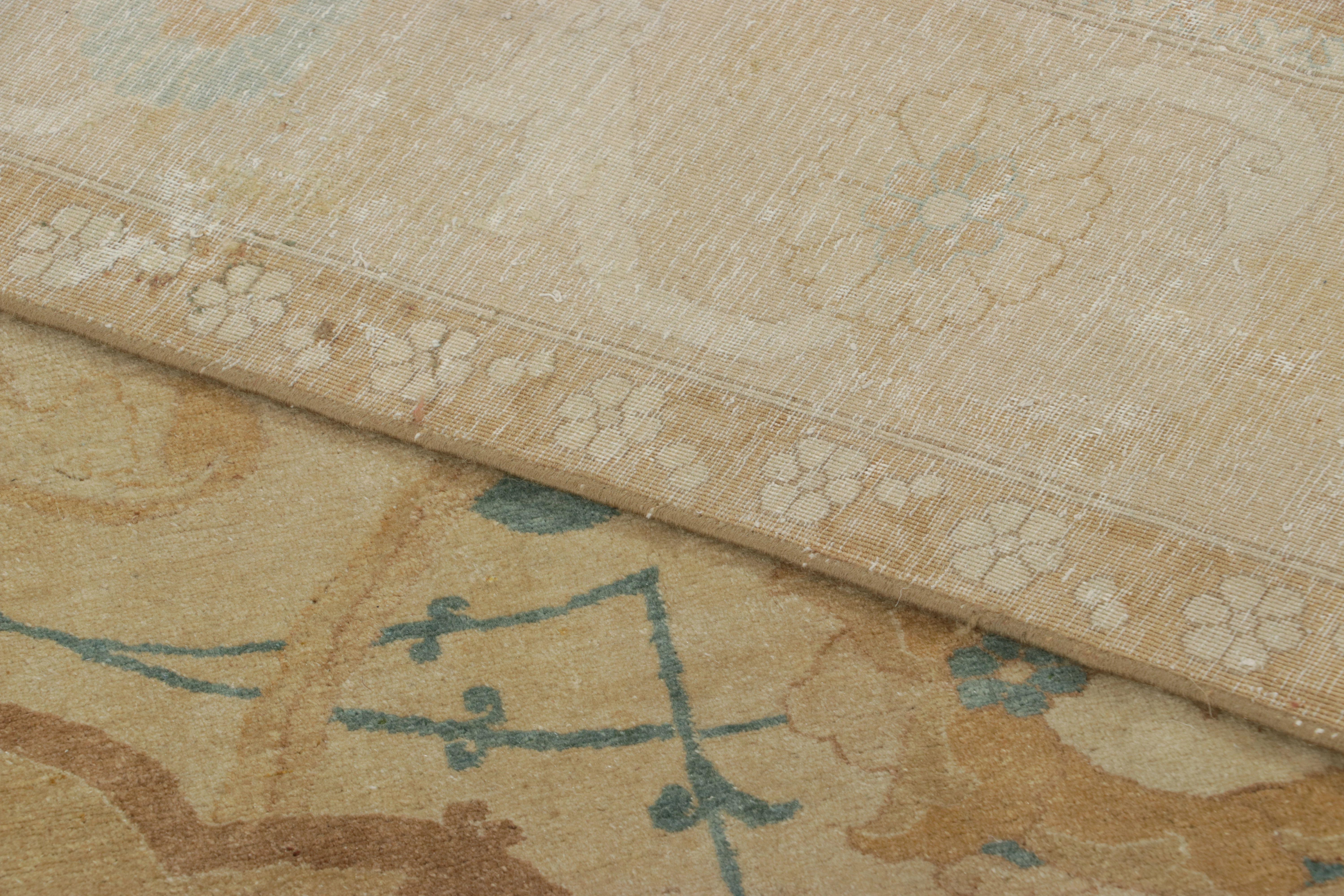 Laine Ancien tapis persan Tabriz en brun et or avec médaillon floral - Rug & Kilim en vente