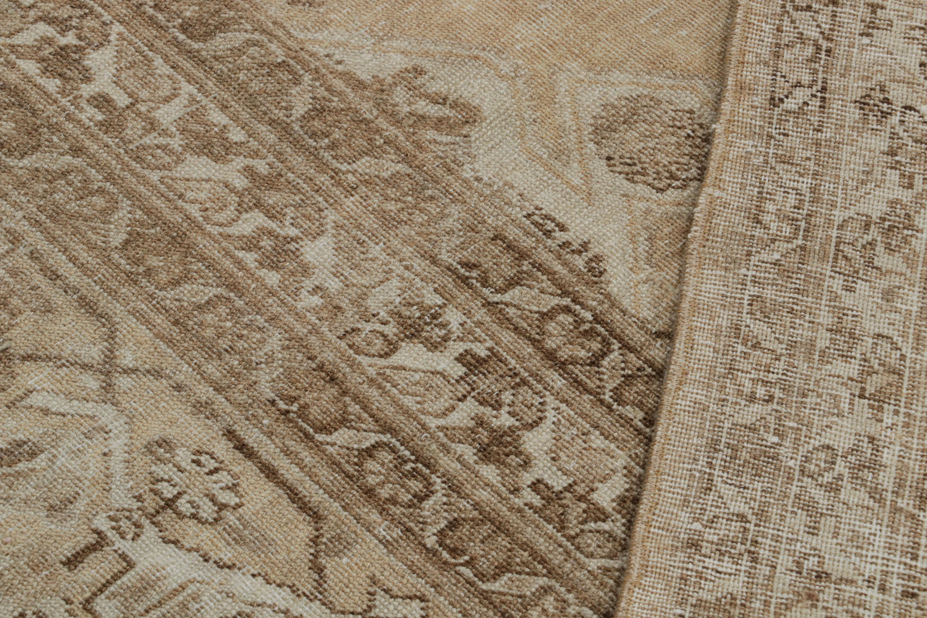 Lana Antico tappeto persiano Tabriz in marrone, con campo aperto, da Rug & Kilim in vendita