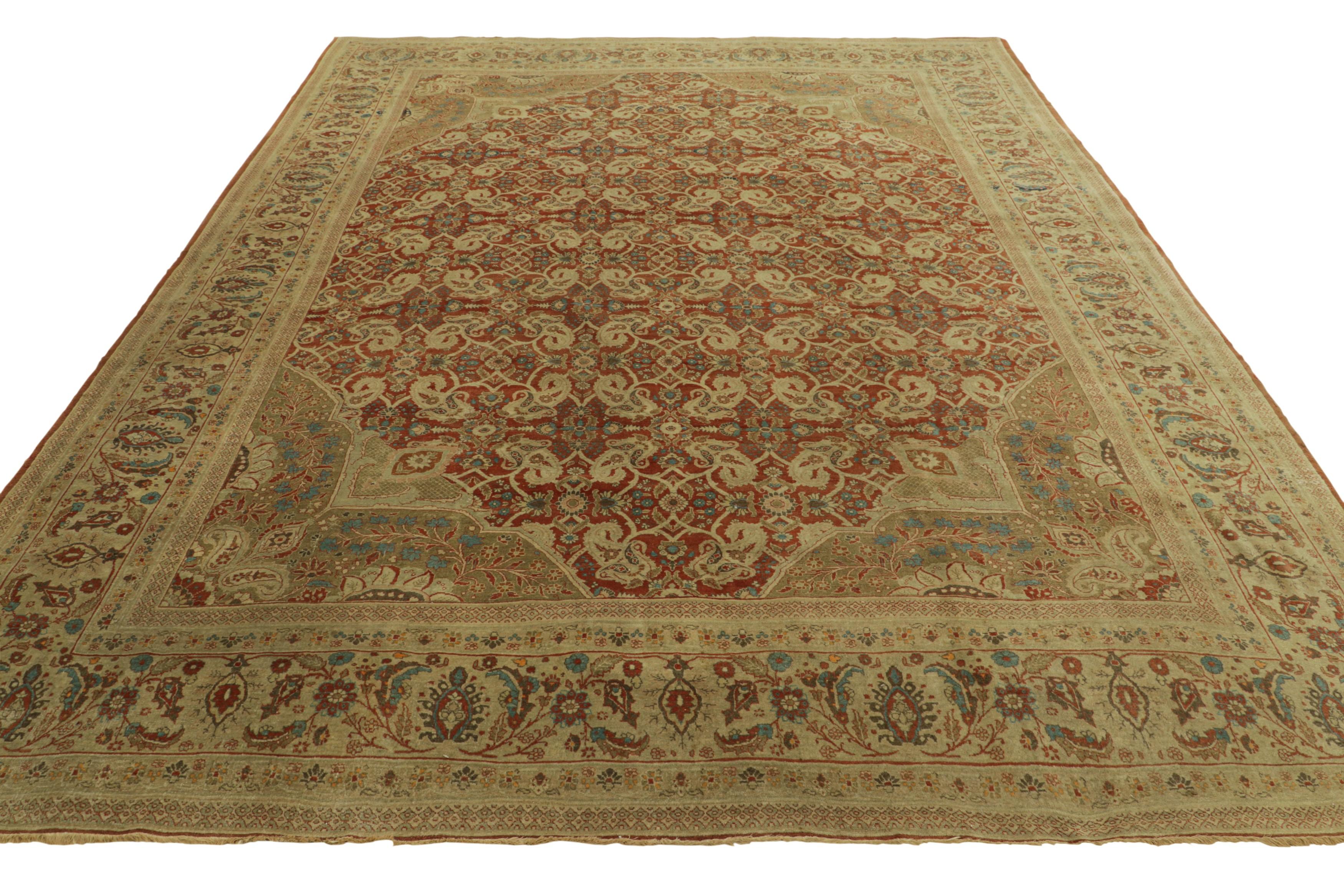 Antiker persischer Täbris-Teppich in Rot und Gold mit Blumenmuster  Rug & Kilim (Handgeknüpft) im Angebot