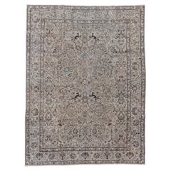 Tapis persan Tabriz ancien en beige doux avec de subtiles nuances de Brown