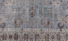 Antiker persischer Täbriz-Teppich in sanftem Blau und Taupe mit All-Over-Design 7'0 x 9'9