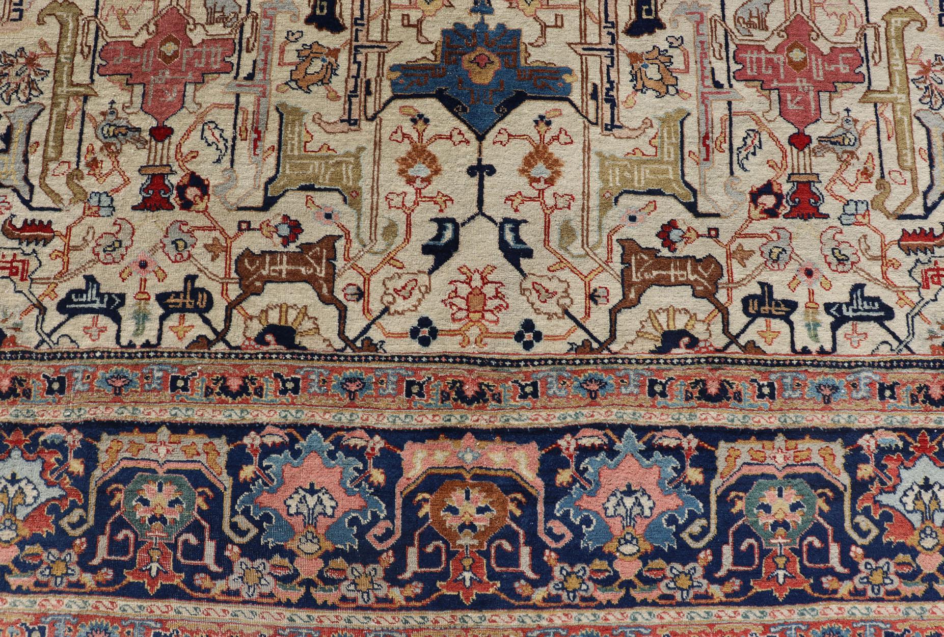 Antiker persischer Täbriz-Teppich aus Wolle mit allseitigem subgeometrischem Design im Angebot 2