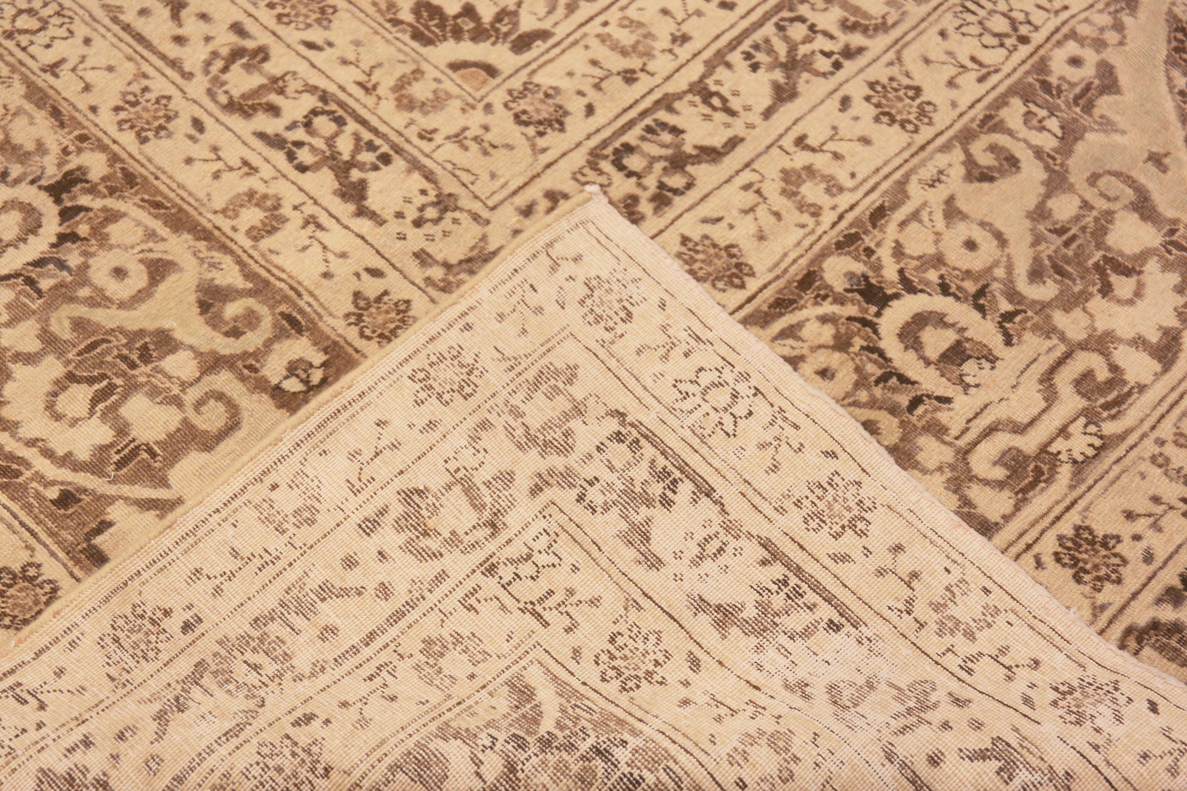 Tapis persan ancien de Tabriz. Taille : 12 ft x 18 ft en vente 5