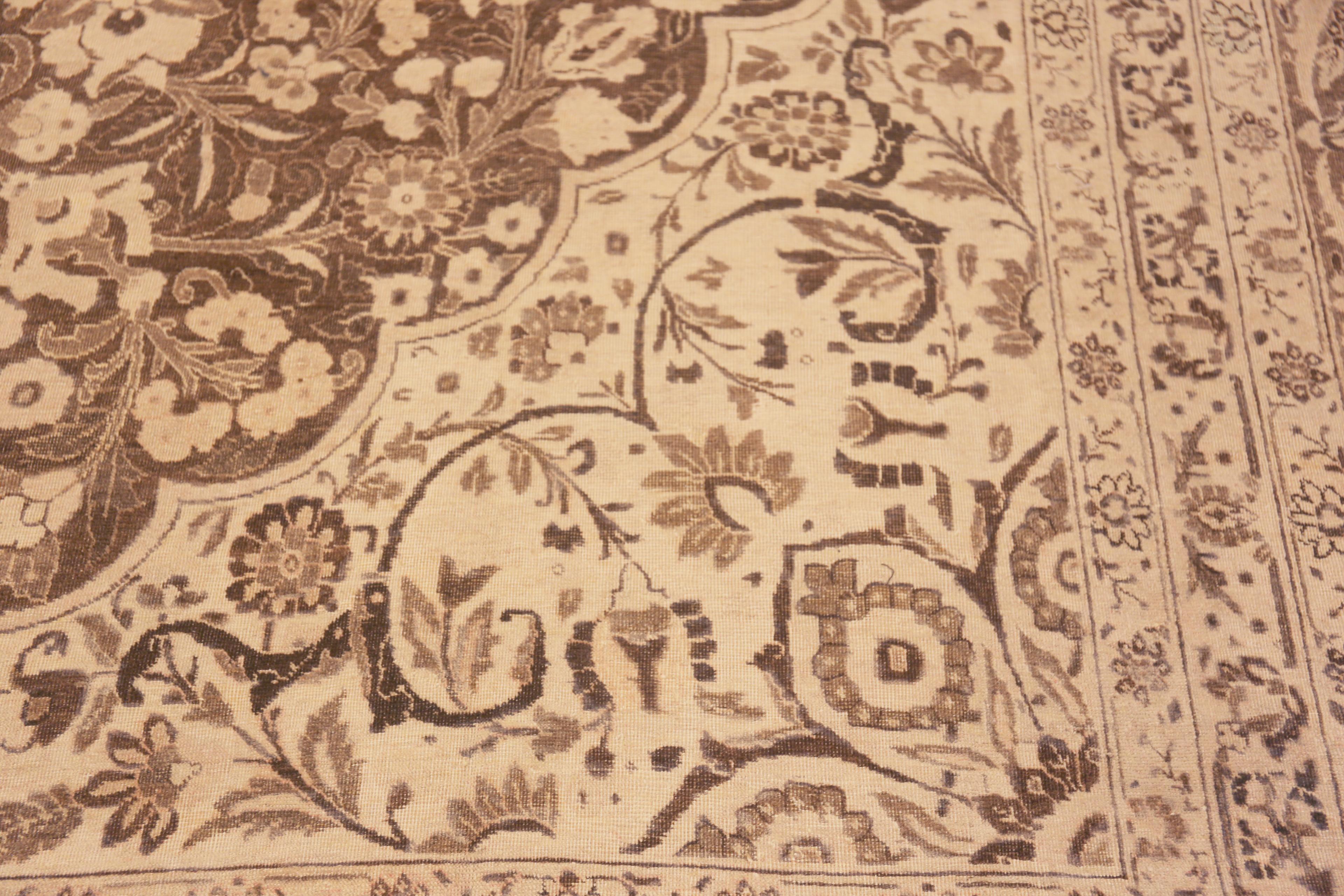 20ième siècle Tapis persan ancien de Tabriz. Taille : 12 ft x 18 ft en vente