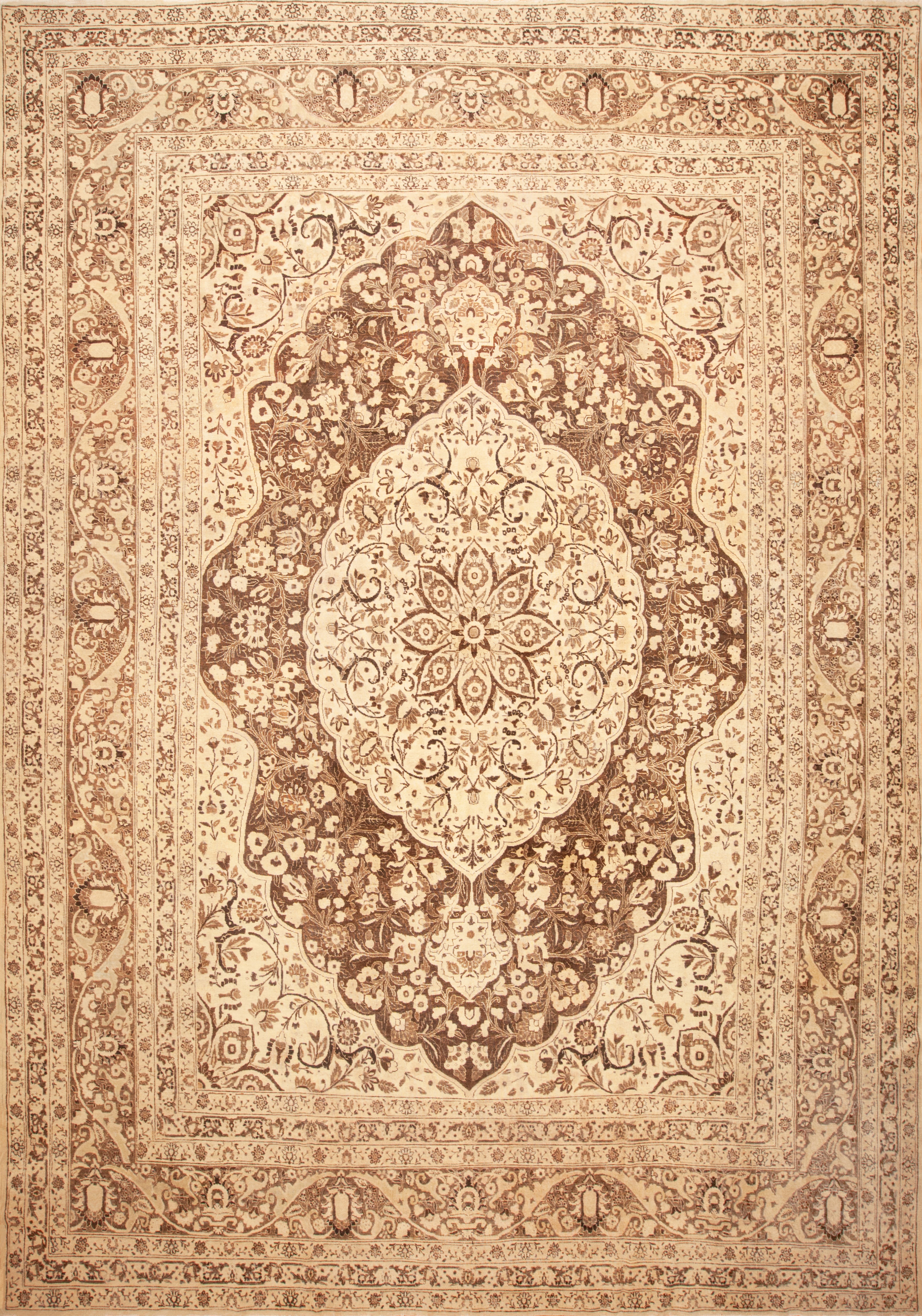 Tapis persan ancien de Tabriz. Taille : 12 ft x 18 ft