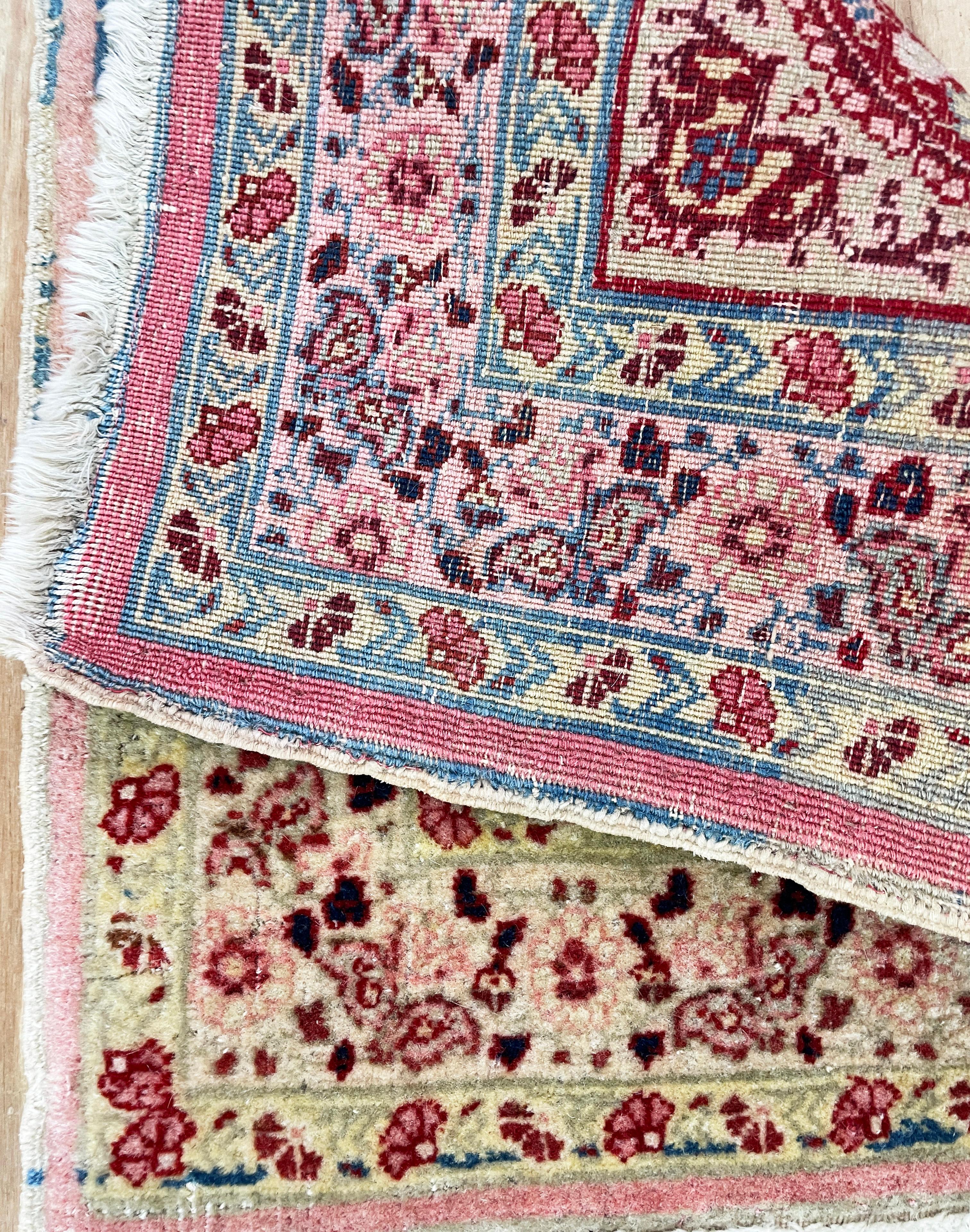 Antiker persischer Täbris  Teppich, Das Zentrum des Universums (Handgewebt) im Angebot