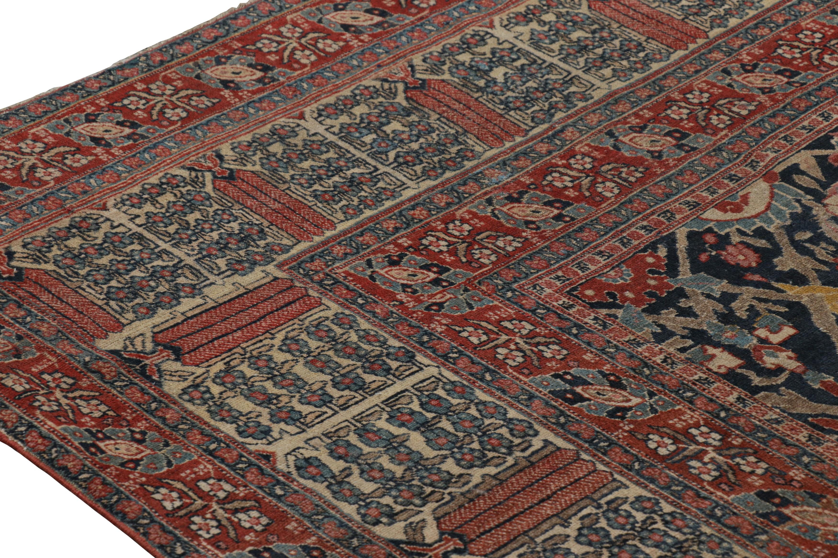 Noué à la main Tapis persan ancien de Tabriz à motifs floraux bleus et rouges  Rug & Kilim en vente
