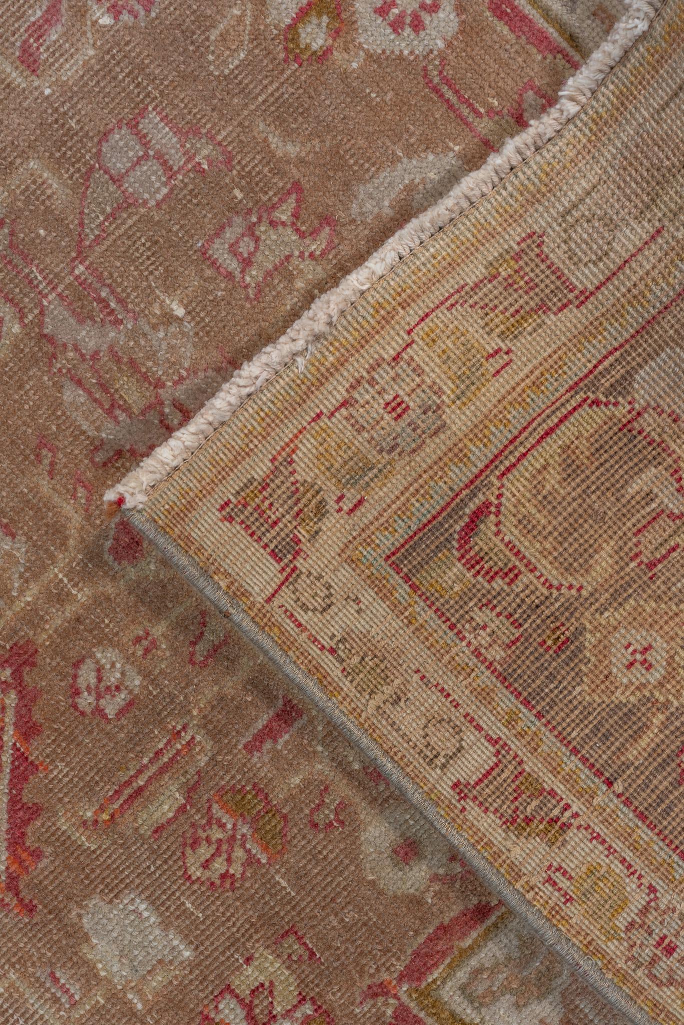 Tapis persan ancien de Tabriz avec un design floral complexe Excellent état - En vente à New York, NY