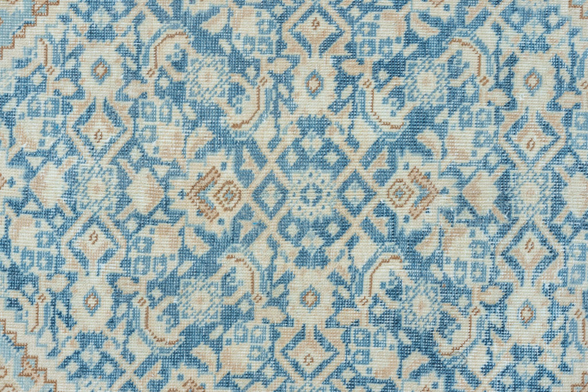 Antico tappeto persiano Tabriz con tonalità dorate e blu in vendita 1