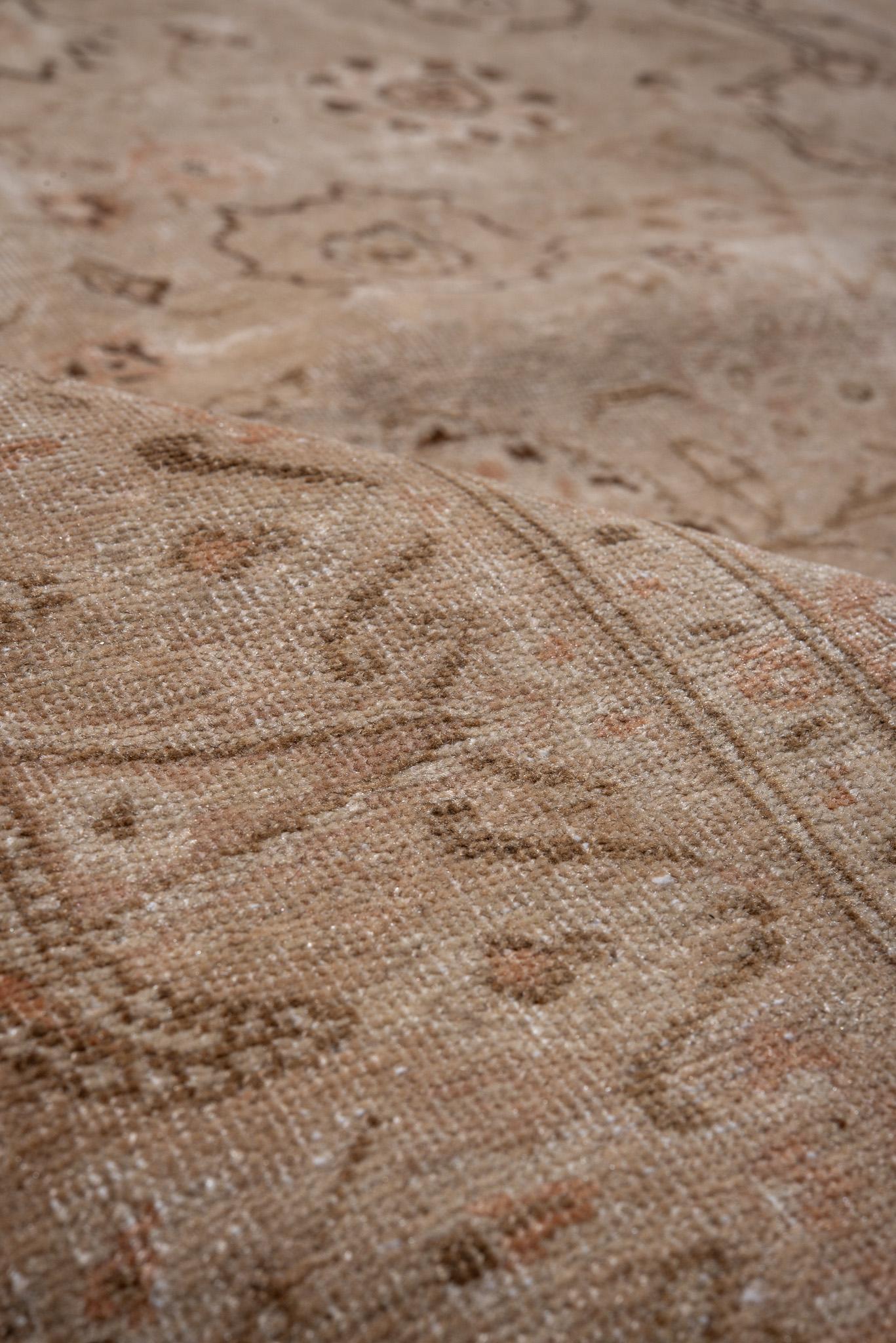 Antique Persian Tabriz Rug with Detailed Floral Design In Excellent Condition For Sale In New York, NY